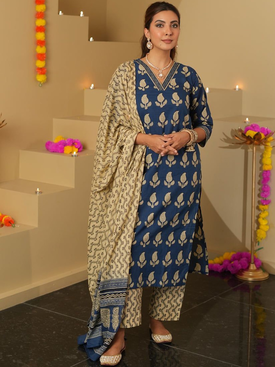 Shatanuvart Export Floral Printed V-Neck Straight Kurta With Palazzos And Dupatta, Blue
Shatanuvart Export Floral Printed V-Neck Straight Kurta With Palazzos And Dupatta, Blue