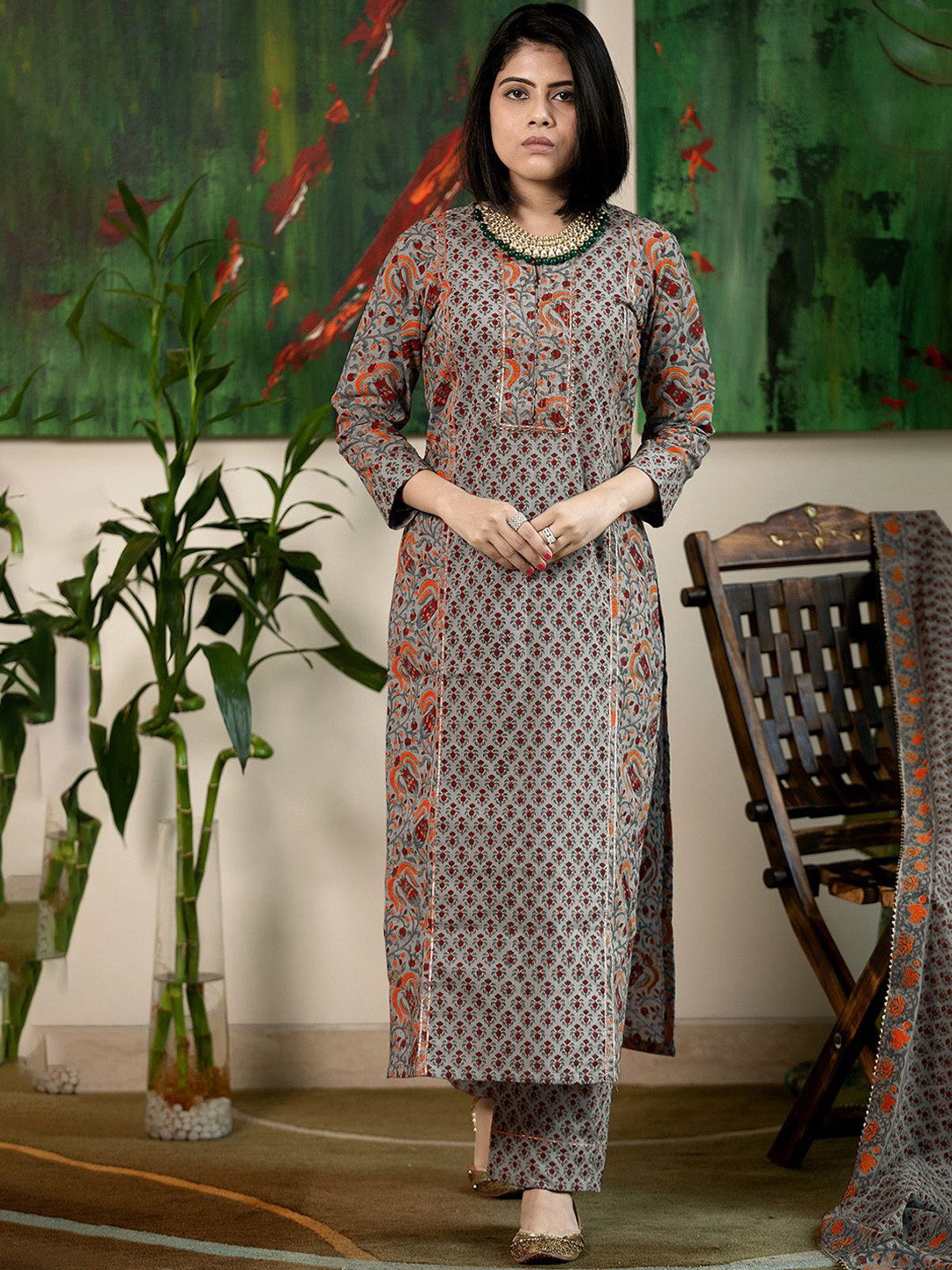 GoSriKi Women Floral Printed Regular Kurta with Trousers & With Dupatta, Grey 
GoSriKi Women Floral Printed Regular Kurta with Trousers & With Dupatta, Grey
