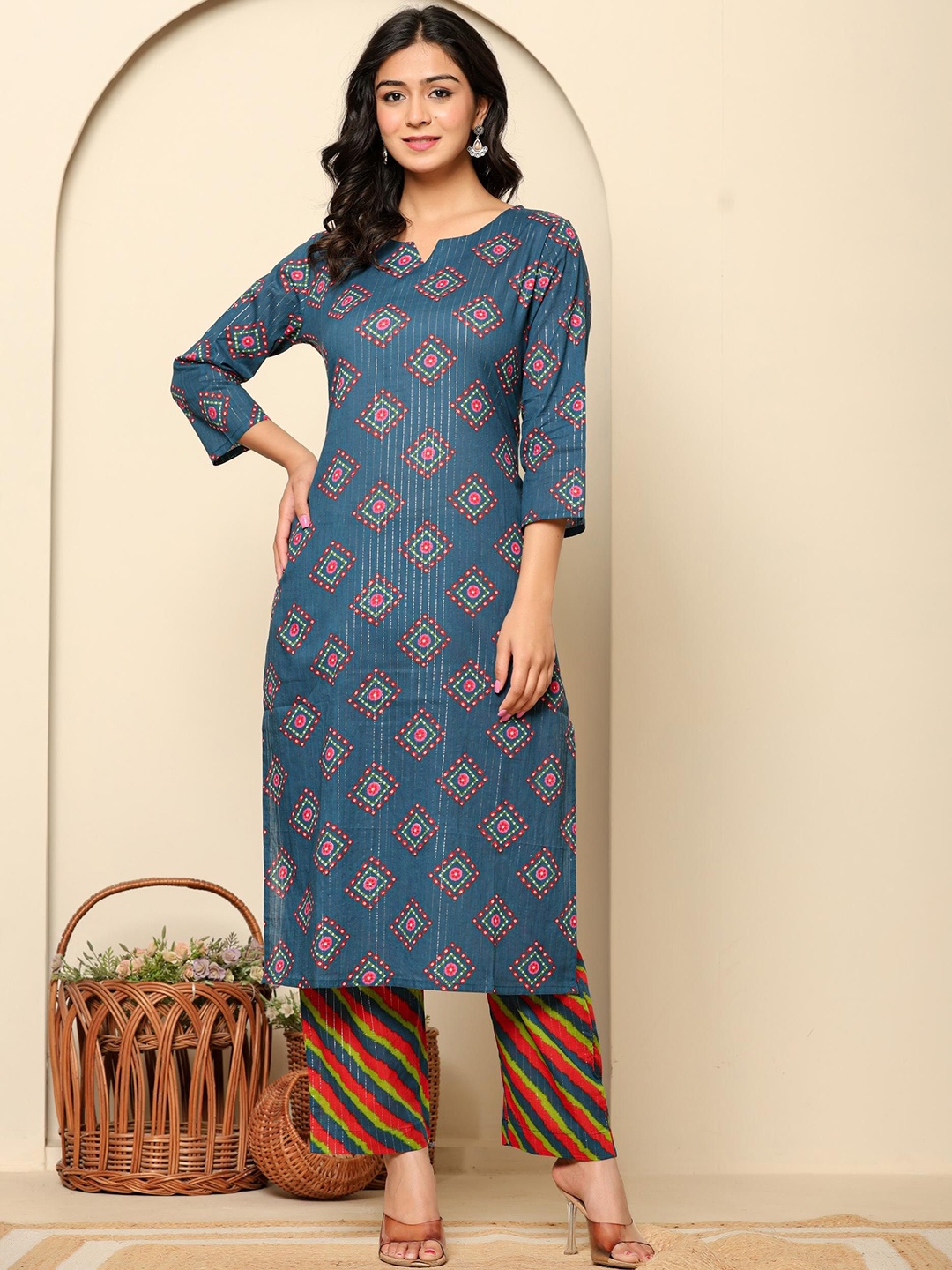 Ragavi Women Bandhani Printed Regular Pure Cotton Kurta with Trousers, Navy blue
Ragavi Women Bandhani Printed Regular Pure Cotton Kurta with Trousers, Navy blue