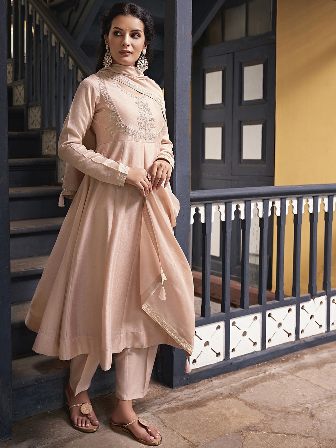 Colors of Earth Women Embroidered Regular Thread Work Kurta with Trousers & With Dupatta, Pink
Colors of Earth Women Embroidered Regular Thread Work Kurta with Trousers & With Dupatta, Pink