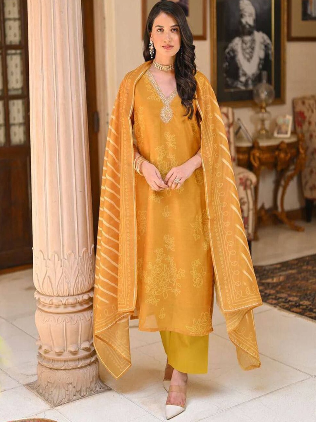 SHIJILA Women Floral Printed Regular Mirror Work Kurta with Trousers & With Dupatta, Orange
SHIJILA Women Floral Printed Regular Mirror Work Kurta with Trousers & With Dupatta, Orange