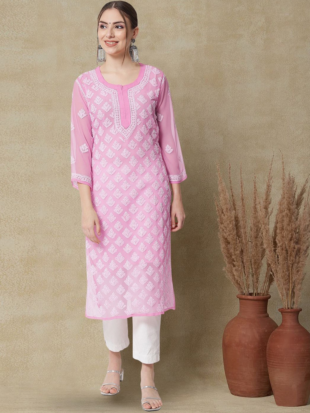 PARAMOUNT CHIKAN Women Ethnic Motifs Embroidered Chikankari Floral Georgette Kurta, Pink
PARAMOUNT CHIKAN Women Ethnic Motifs Embroidered Chikankari Floral Georgette Kurta, Pink
