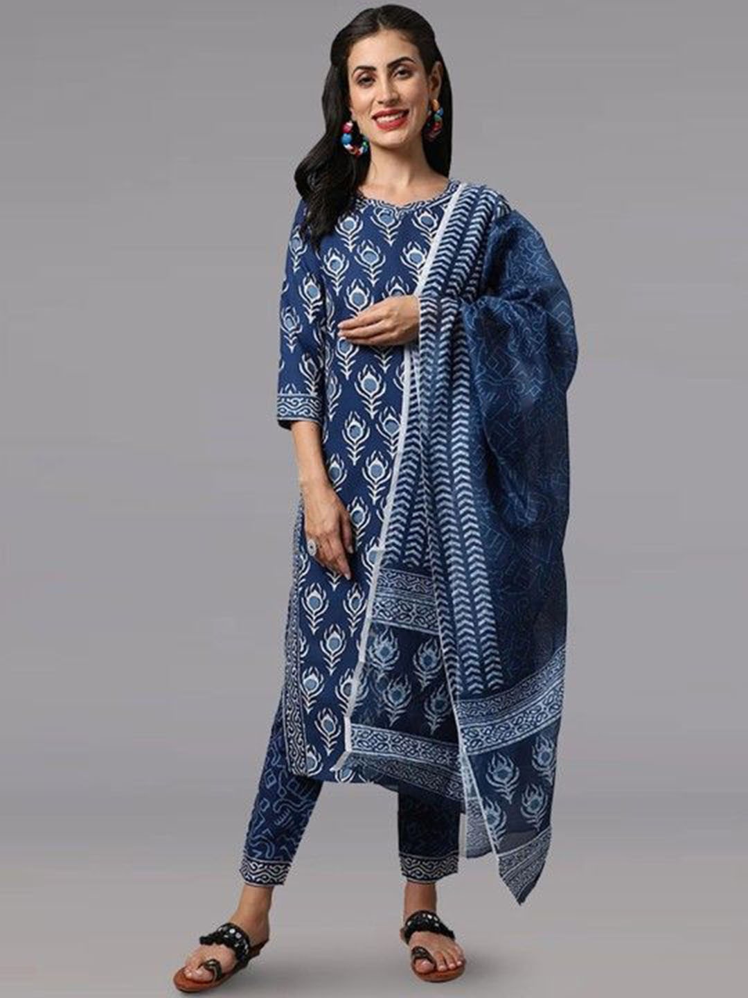Moda Rapido Women Ethnic Motifs Printed Regular Kurti with Trousers & With Dupatta, Blue
Moda Rapido Women Ethnic Motifs Printed Regular Kurti with Trousers & With Dupatta, Blue