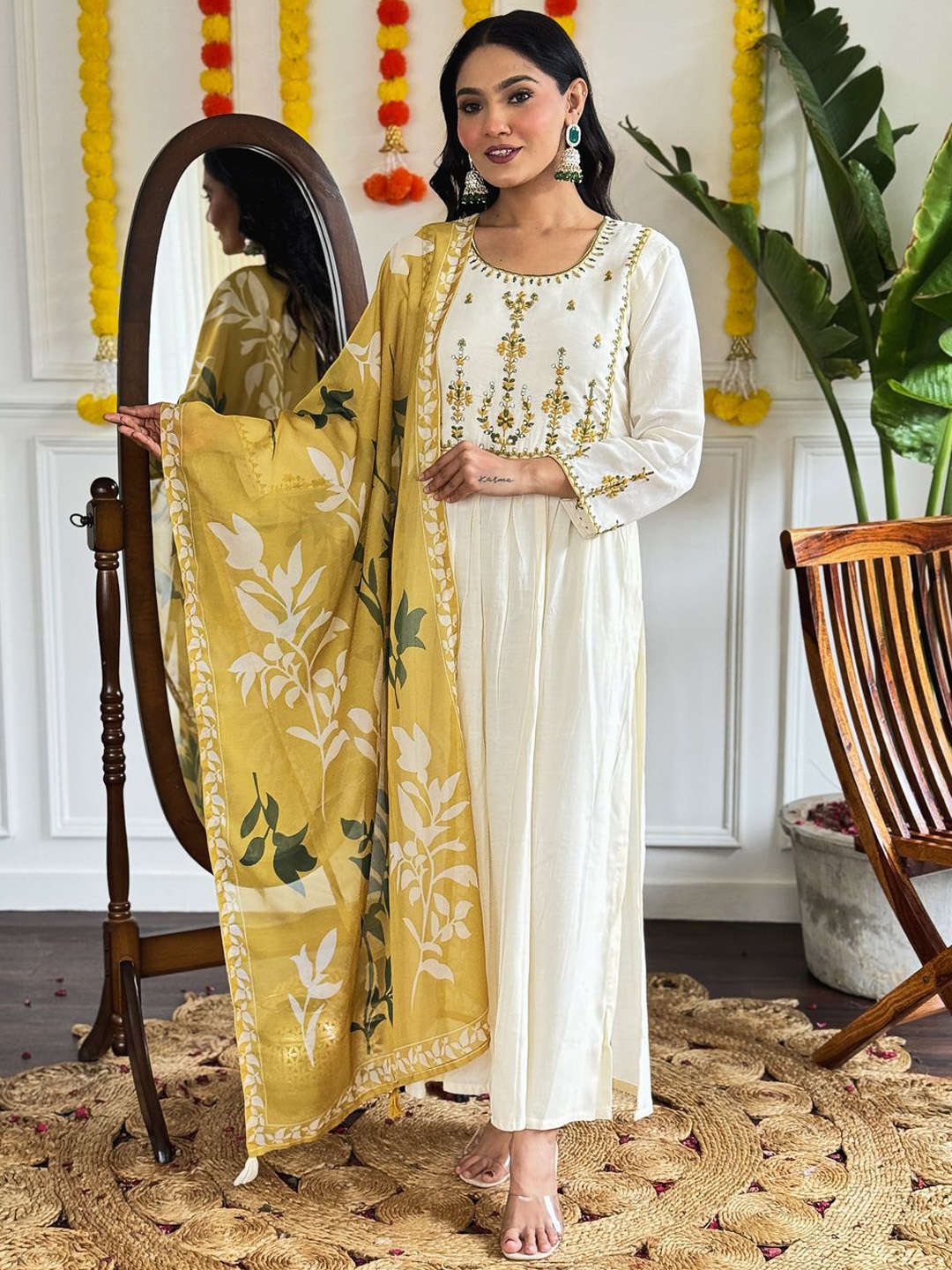 ASCIIBLUES Women Ethnic Motifs Embroidered Pleated Thread Work Linen Kurta with Trousers & With Dupatta, Off white
ASCIIBLUES Women Ethnic Motifs Embroidered Pleated Thread Work Linen Kurta with Trousers & With Dupatta, Off white