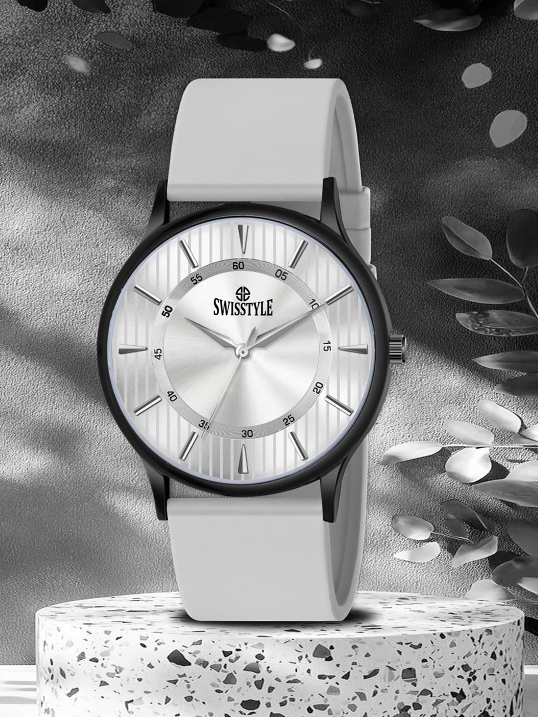 SWISSTYLE Men Brass Embellished Dial & Stainless Steel Straps Analogue Watch SS-GR018-SLV-GRY, Silver
SWISSTYLE Men Brass Embellished Dial & Stainless Steel Straps Analogue Watch SS-GR018-SLV-GRY, Silver