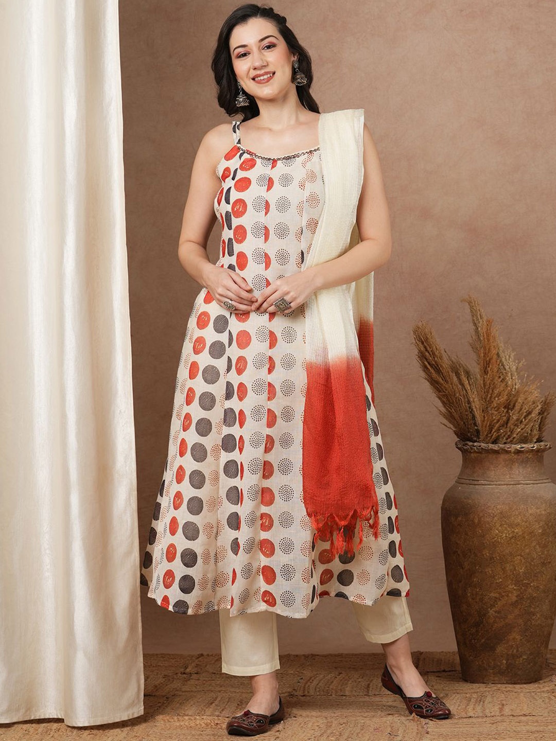 FASHOR Women Ethnic Motifs Printed Regular Beads and Stones Kurta with Trousers & With Dupatta, Cream
FASHOR Women Ethnic Motifs Printed Regular Beads and Stones Kurta with Trousers & With Dupatta, Cream