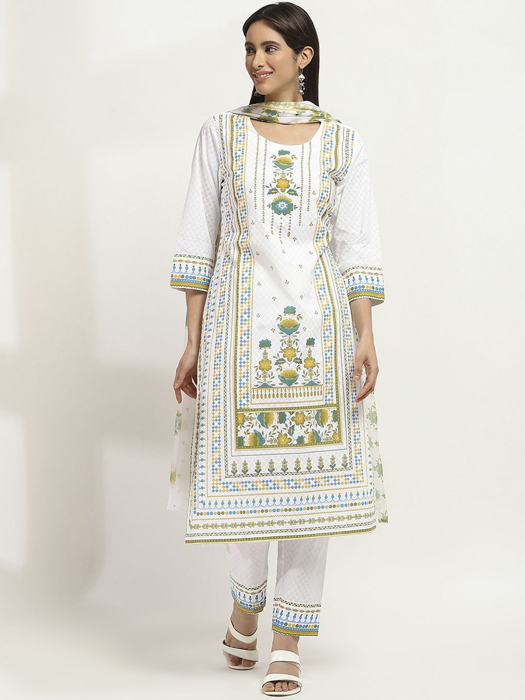 Rangriti Women Floral Printed Regular Pure Cotton Kurta with Trousers & With Dupatta, White
Rangriti Women Floral Printed Regular Pure Cotton Kurta with Trousers & With Dupatta, White