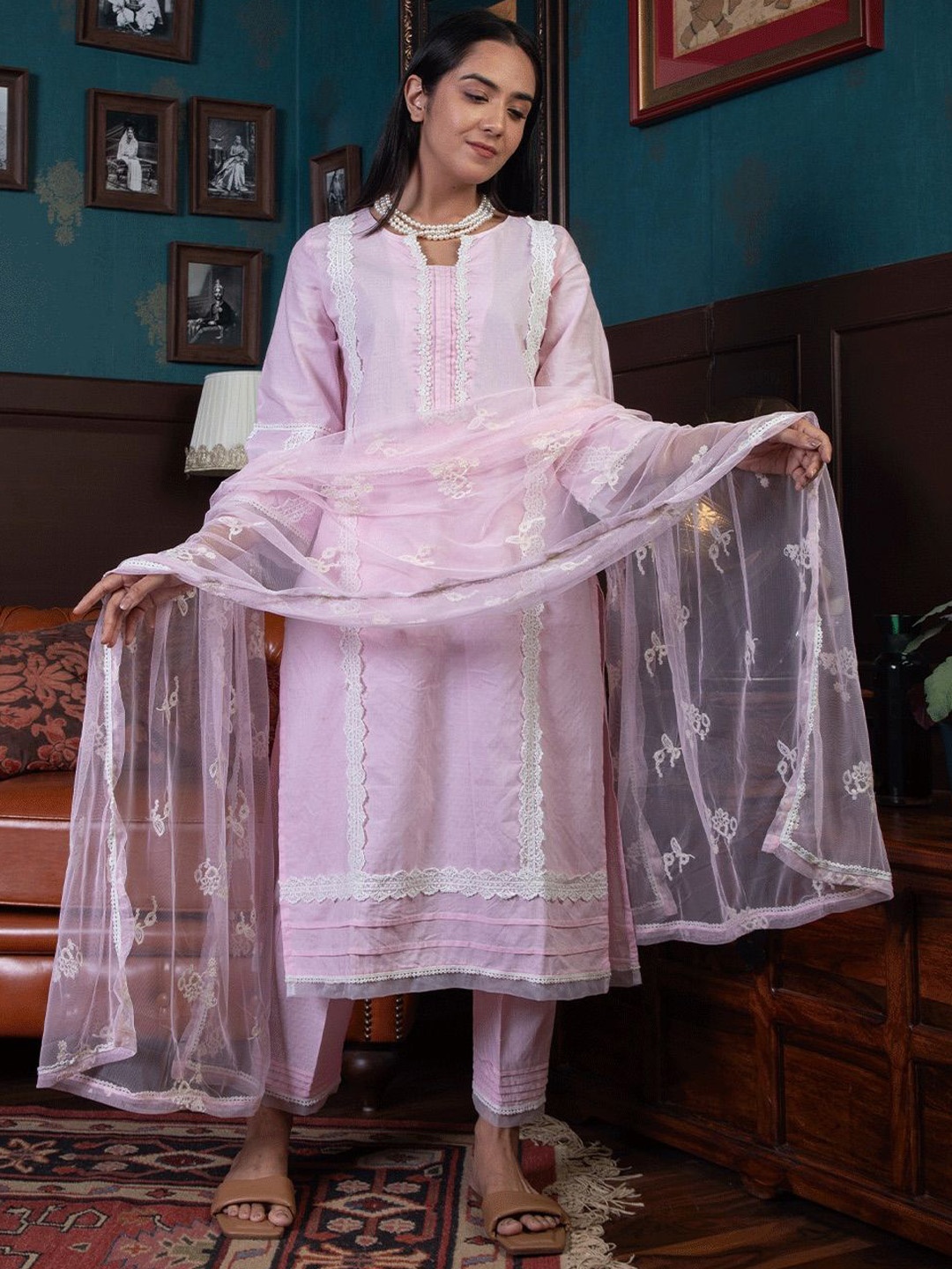 zuri Women Ethnic Motifs Embroidered Regular Pure Cotton Kurta with Trousers & With Dupatta, Pink
zuri Women Ethnic Motifs Embroidered Regular Pure Cotton Kurta with Trousers & With Dupatta, Pink