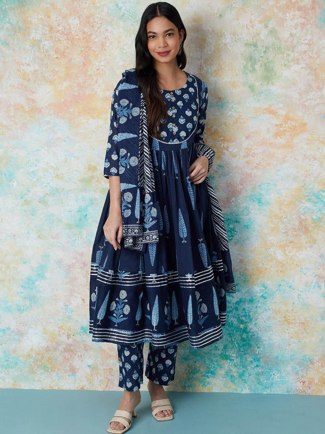 Melange by Lifestyle Women Floral Printed Pleated Kurta with Trousers & With Dupatta, Navy blue
Melange by Lifestyle Women Floral Printed Pleated Kurta with Trousers & With Dupatta, Navy blue