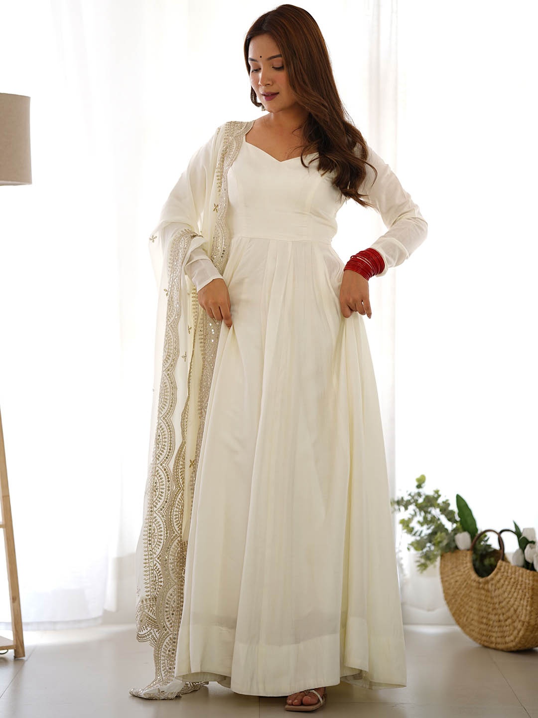 CULTISE QUEEN Women Embroidered Regular Sequinned Pure Silk Kurta with Pyjamas & With Dupatta, White
CULTISE QUEEN Women Embroidered Regular Sequinned Pure Silk Kurta with Pyjamas & With Dupatta, White