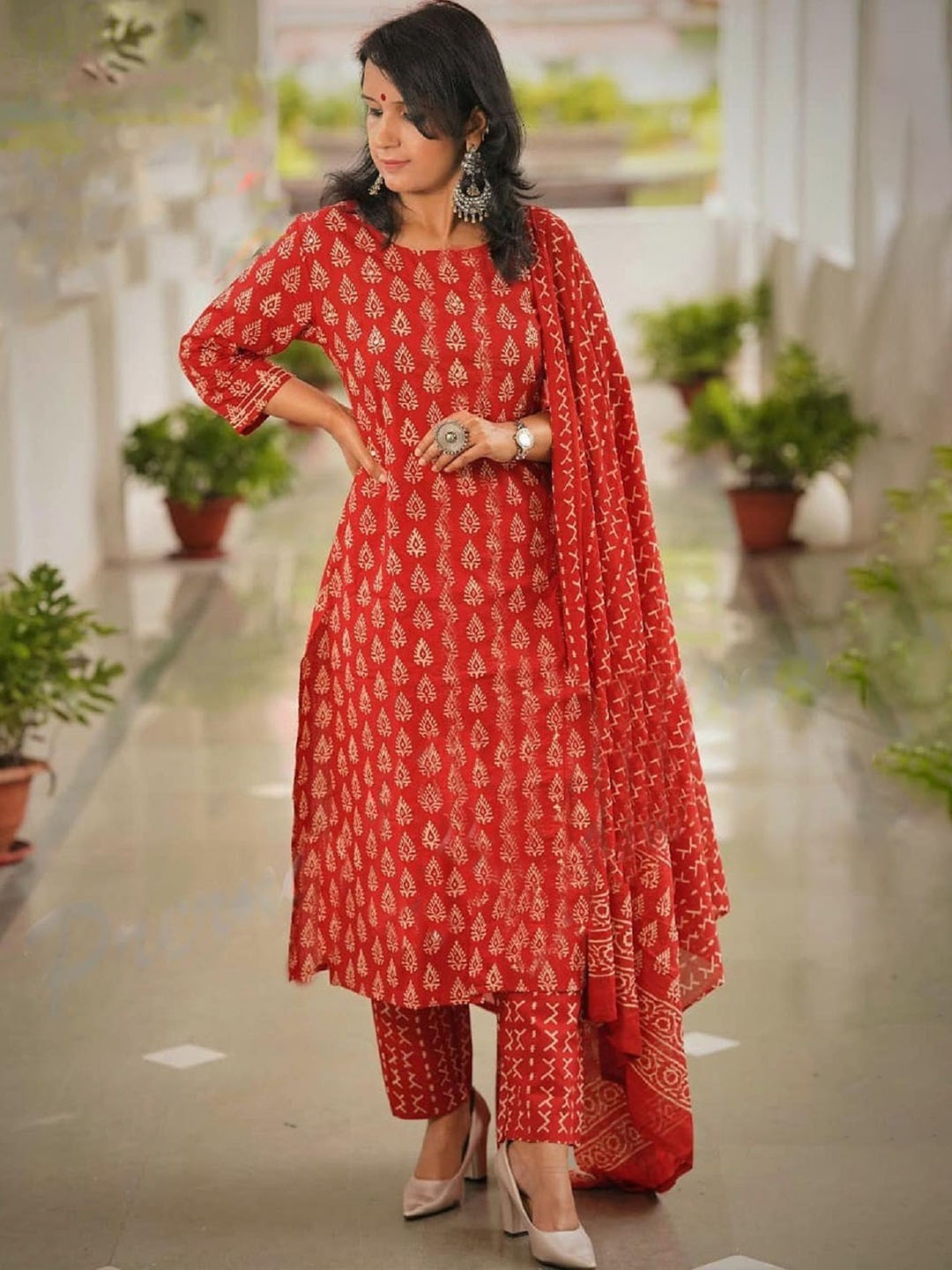DIVASTRI Women Ethnic Motifs Printed Regular Kurta with Trousers & With Dupatta, Red
DIVASTRI Women Ethnic Motifs Printed Regular Kurta with Trousers & With Dupatta, Red