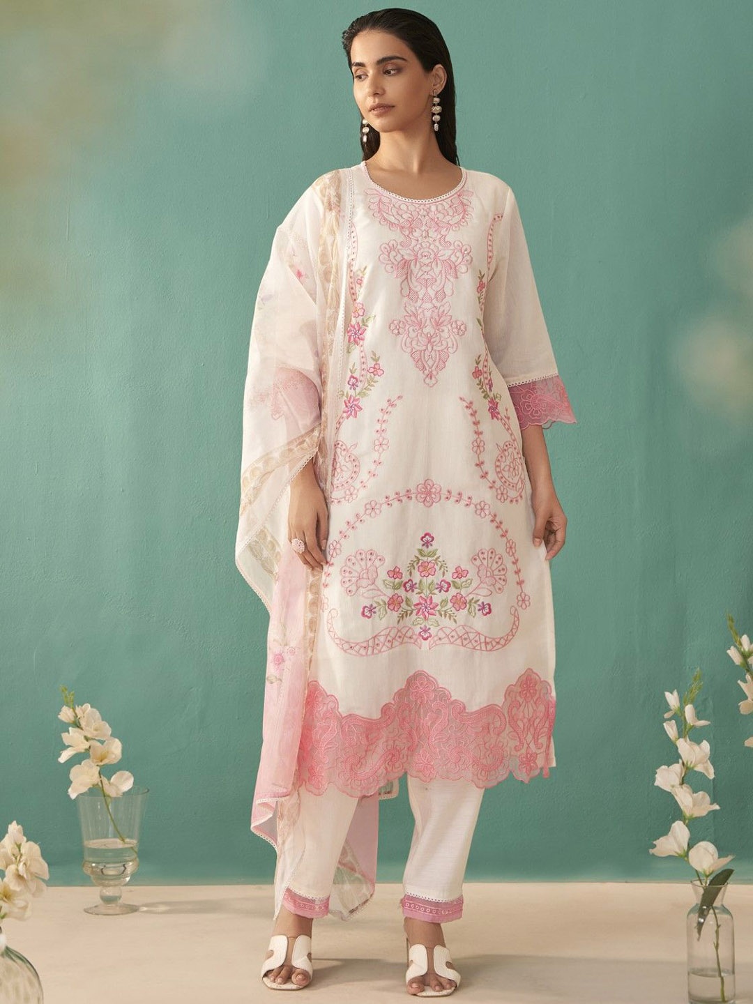 AUTUMN LANE Women Floral Embroidered Regular Kurta with Trousers & With Dupatta, Off white
AUTUMN LANE Women Floral Embroidered Regular Kurta with Trousers & With Dupatta, Off white