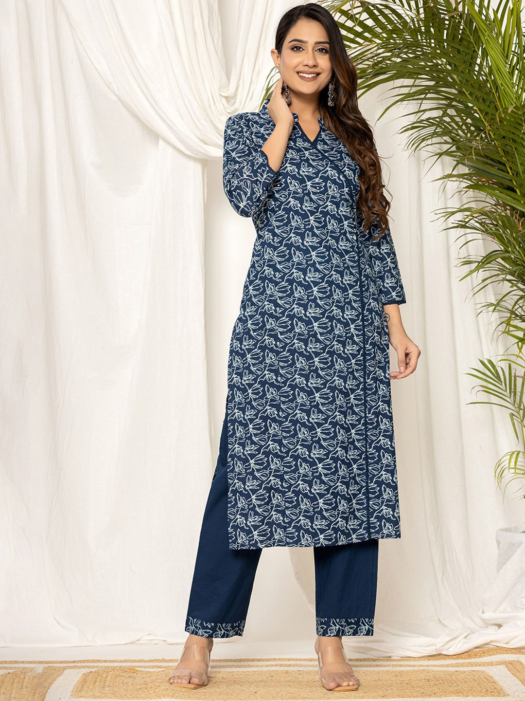 HOUSE OF MORA Women Floral Printed Angrakha Pure Cotton Kurta with Trousers, Blue
HOUSE OF MORA Women Floral Printed Angrakha Pure Cotton Kurta with Trousers, Blue