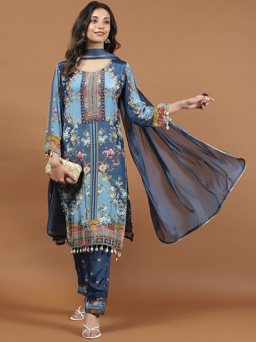 Meena Bazaar Women Ethnic Motifs Printed Regular Kurta with Trousers & With Dupatta, Blue
Meena Bazaar Women Ethnic Motifs Printed Regular Kurta with Trousers & With Dupatta, Blue