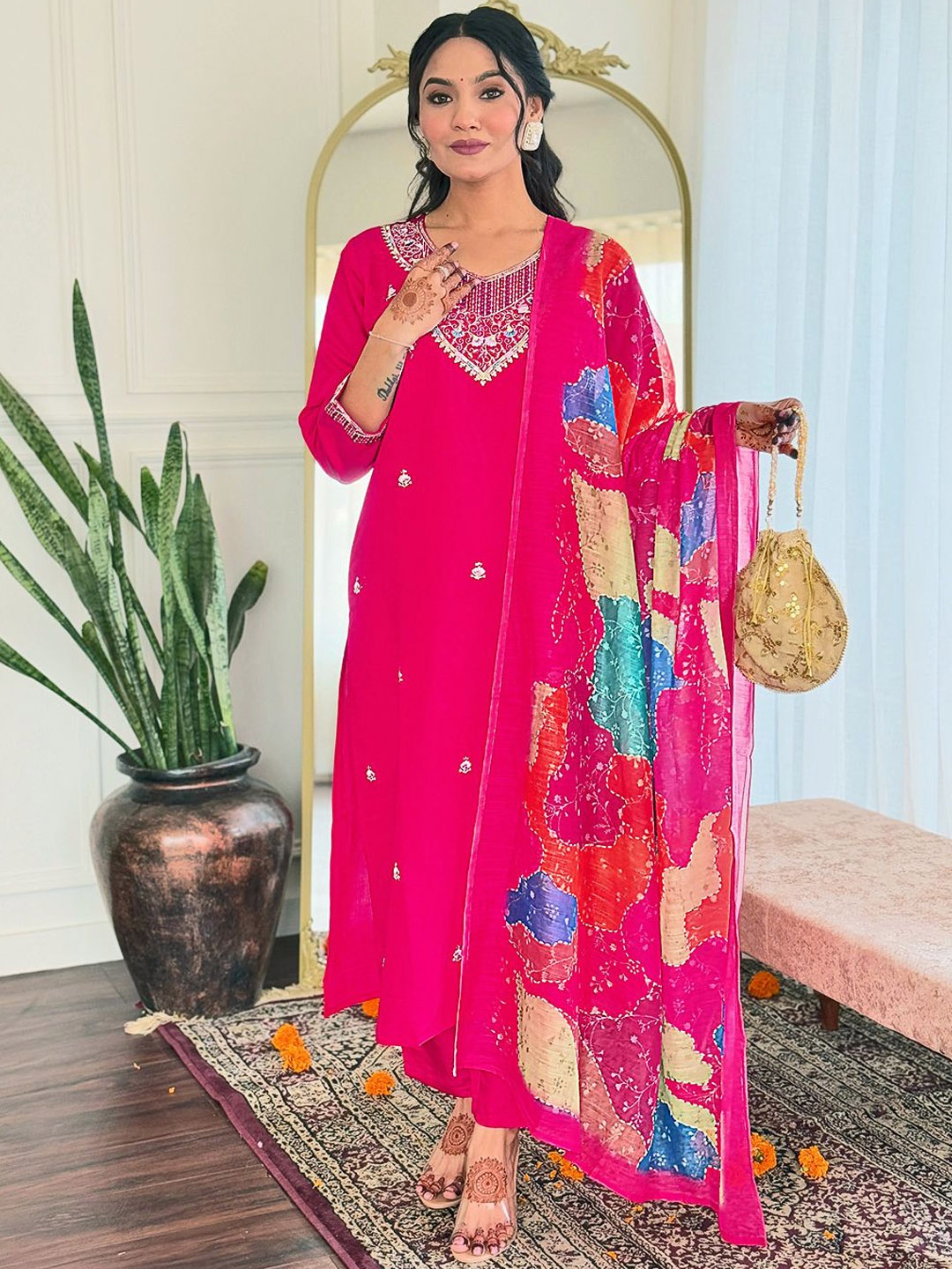 REALLTREND Women Ethnic Motifs Embroidered Regular Kurta with Trousers & With Dupatta, Pink
REALLTREND Women Ethnic Motifs Embroidered Regular Kurta with Trousers & With Dupatta, Pink
