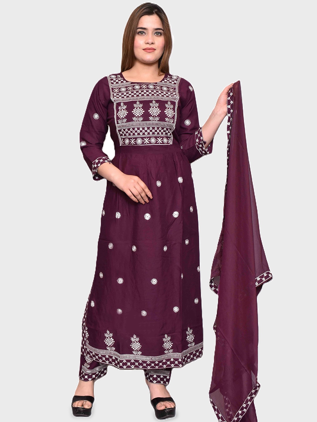 Moda Rapido Women Ethnic Motifs Embroidered Regular Thread Work Kurta with Trousers & With Dupatta, Purple
Moda Rapido Women Ethnic Motifs Embroidered Regular Thread Work Kurta with Trousers & With Dupatta, Purple