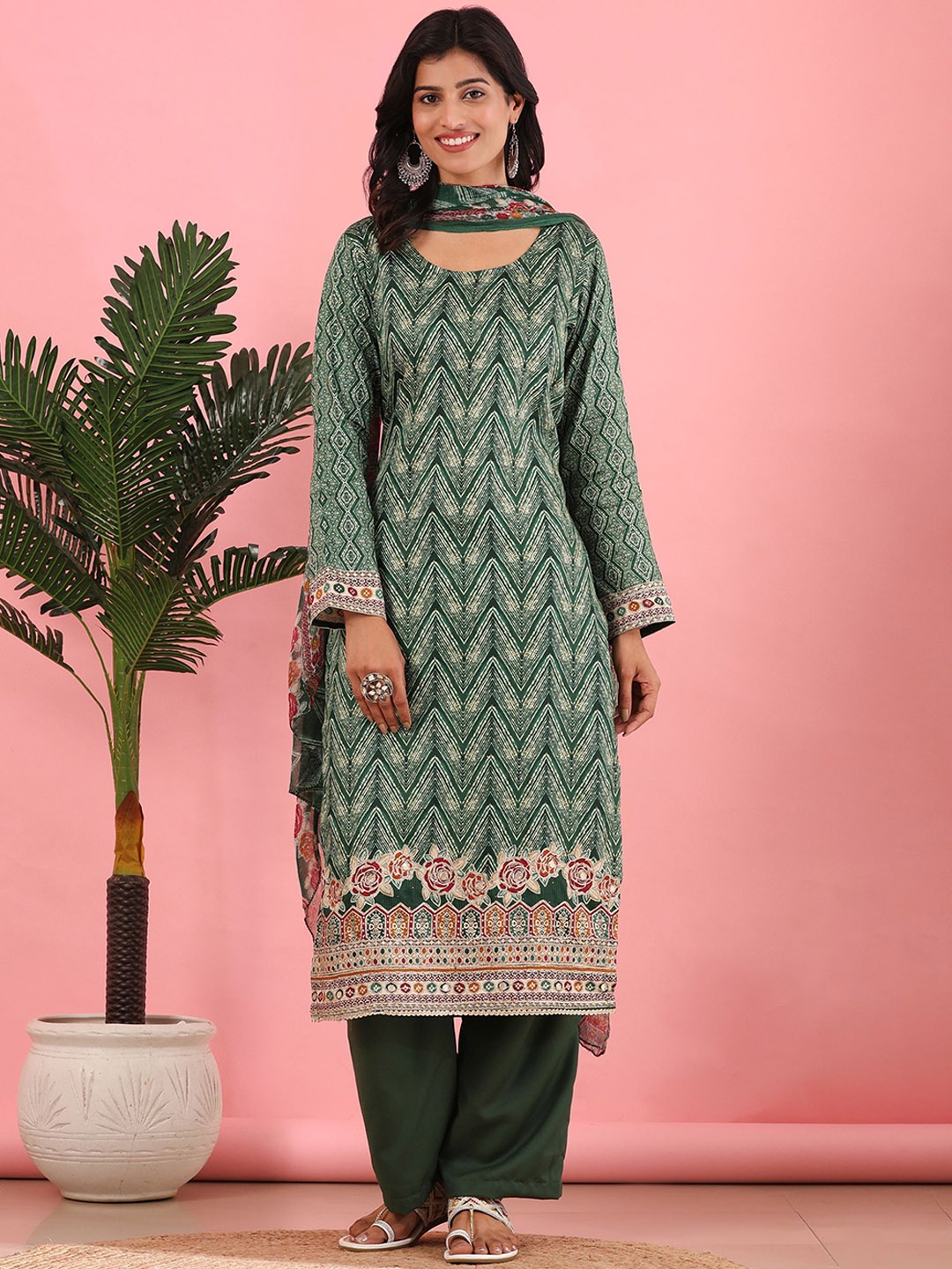 Mamicha Women Printed Regular Pure Cotton Kurta with Trousers & With Dupatta, Green
Mamicha Women Printed Regular Pure Cotton Kurta with Trousers & With Dupatta, Green