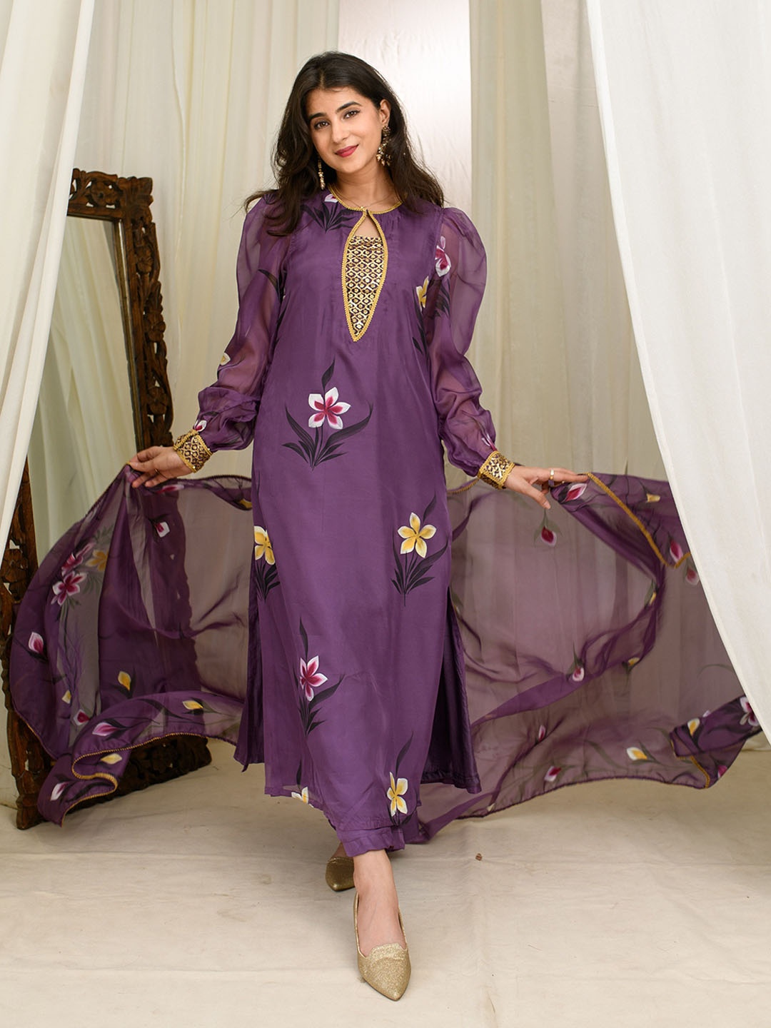 Label Shaurya Sanadhya Women Floral Embroidered Regular Sequinned Pure Silk Kurta with Salwar & With Dupatta, Purple
Label Shaurya Sanadhya Women Floral Embroidered Regular Sequinned Pure Silk Kurta with Salwar & With Dupatta, Purple