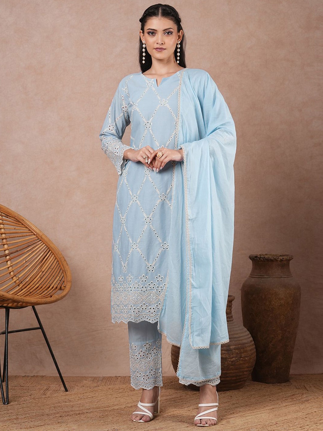 FASHOR Women Floral Embroidered Regular Chikankari Pure Cotton Kurta with Trousers & With Dupatta, Blue
FASHOR Women Floral Embroidered Regular Chikankari Pure Cotton Kurta with Trousers & With Dupatta, Blue