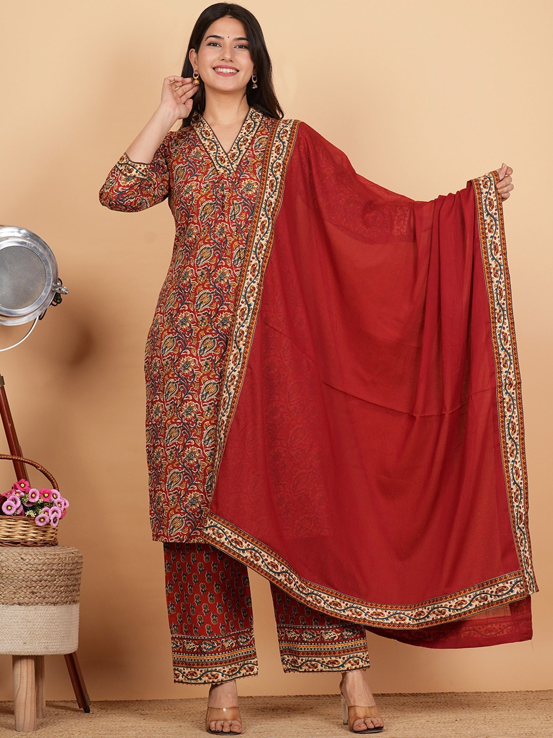 Vbuyz Women Floral Printed Regular Pure Cotton Kurta with Palazzos & With Dupatta, Maroon
Vbuyz Women Floral Printed Regular Pure Cotton Kurta with Palazzos & With Dupatta, Maroon