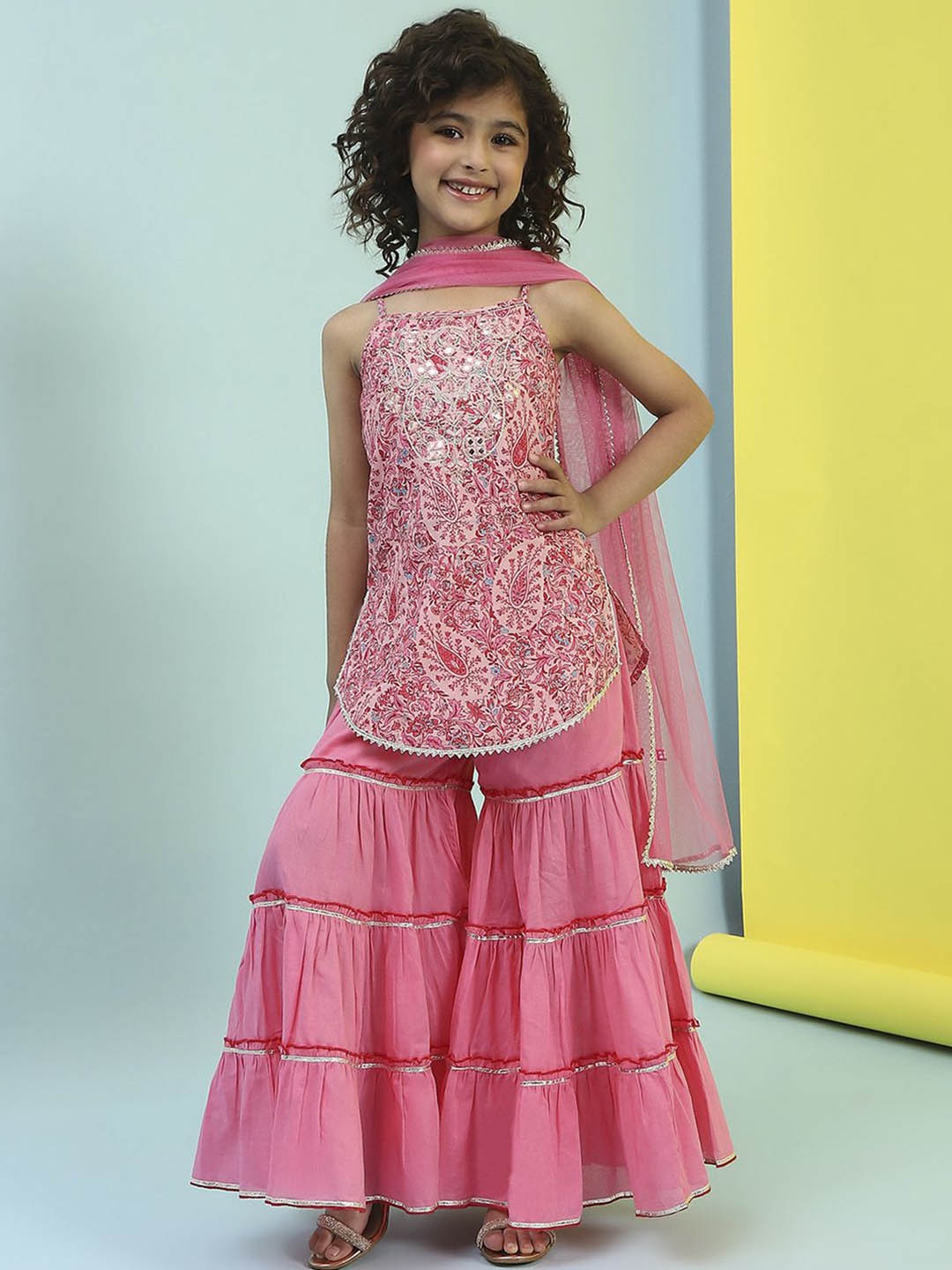 Biba Girls Paisley Printed Regular Sequinned Pure Cotton Kurta with Sharara & With Dupatta, Pink
Biba Girls Paisley Printed Regular Sequinned Pure Cotton Kurta with Sharara & With Dupatta, Pink