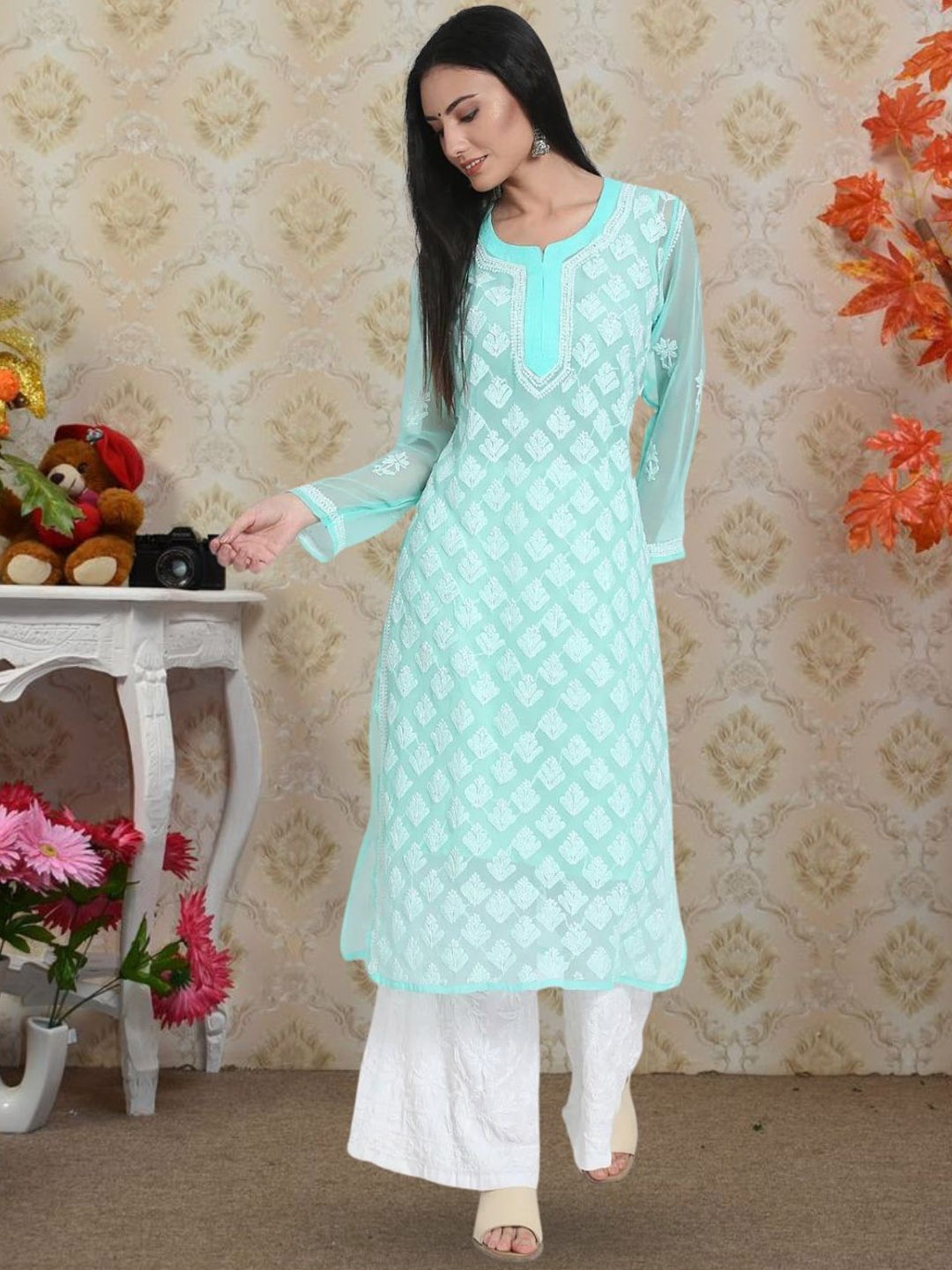 PARAMOUNT CHIKAN Women Ethnic Motifs Embroidered Chikankari Floral Georgette Kurta, Sea green
PARAMOUNT CHIKAN Women Ethnic Motifs Embroidered Chikankari Floral Georgette Kurta, Sea green