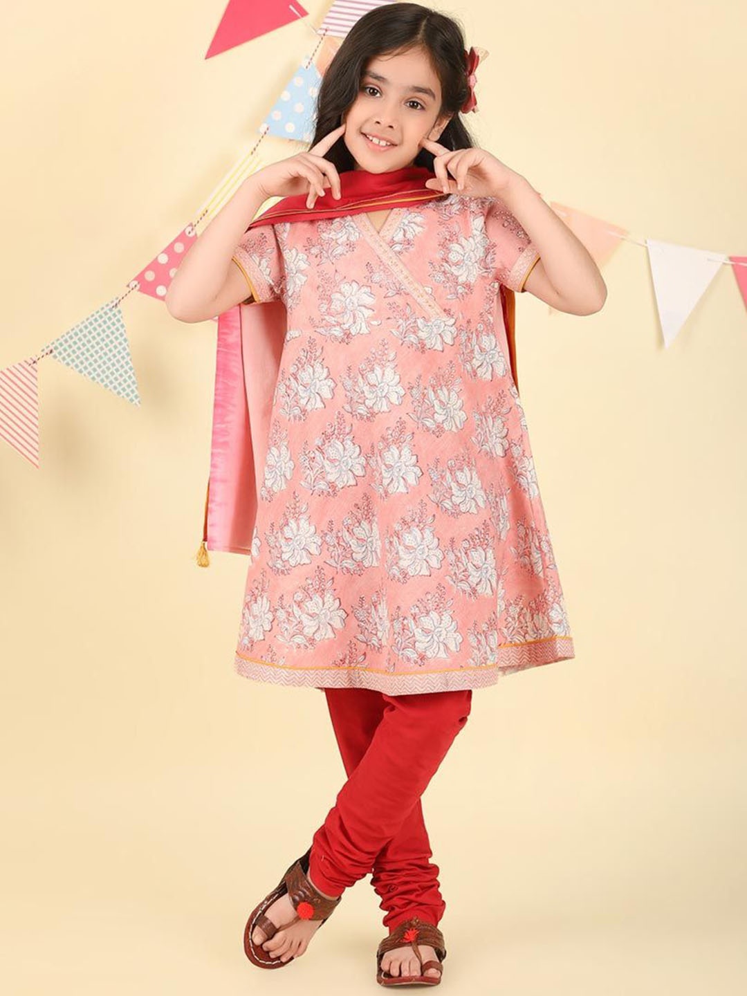 Fabindia Girls Floral Printed Regular Pure Cotton Kurta with Churidar & With Dupatta, Pink
Fabindia Girls Floral Printed Regular Pure Cotton Kurta with Churidar & With Dupatta, Pink