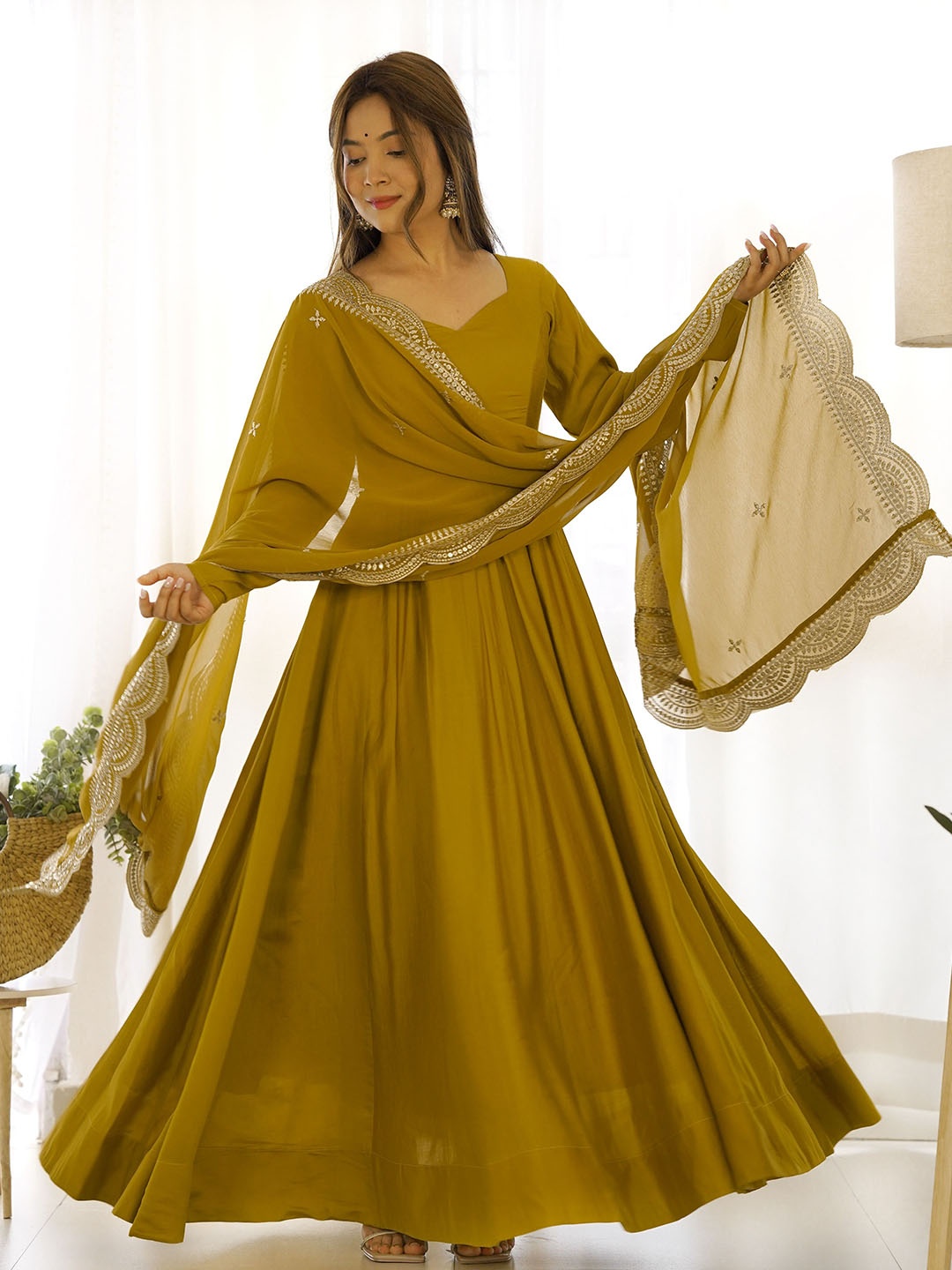 CULTISE QUEEN Women Embroidered Regular Sequinned Pure Silk Kurta with Trousers & With Dupatta, Mustard
CULTISE QUEEN Women Embroidered Regular Sequinned Pure Silk Kurta with Trousers & With Dupatta, Mustard