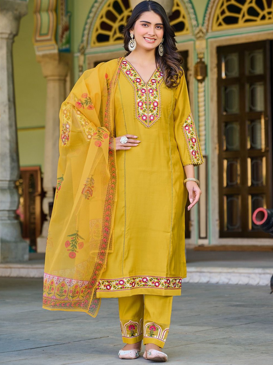 Moda Rapido Women Floral Embroidered Regular Thread Work Kurta with Trousers & With Dupatta, Mustard
Moda Rapido Women Floral Embroidered Regular Thread Work Kurta with Trousers & With Dupatta, Mustard