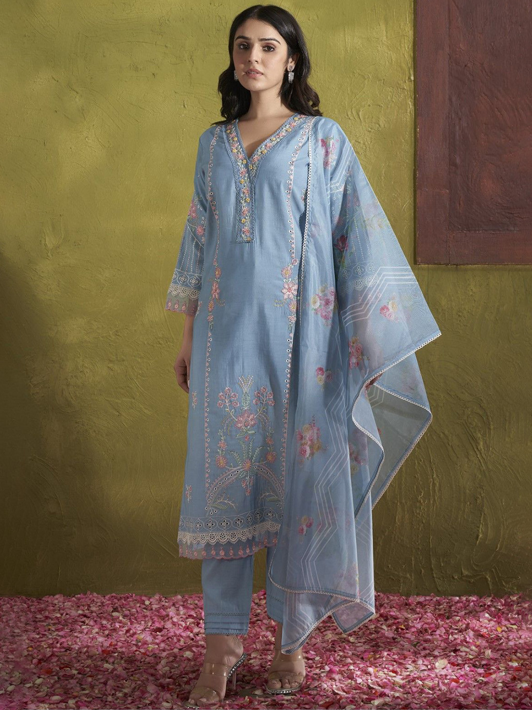 AUTUMN LANE Women Ethnic Motifs Embroidered Regular Thread Work Kurta with Trousers & With Dupatta, Blue
AUTUMN LANE Women Ethnic Motifs Embroidered Regular Thread Work Kurta with Trousers & With Dupatta, Blue