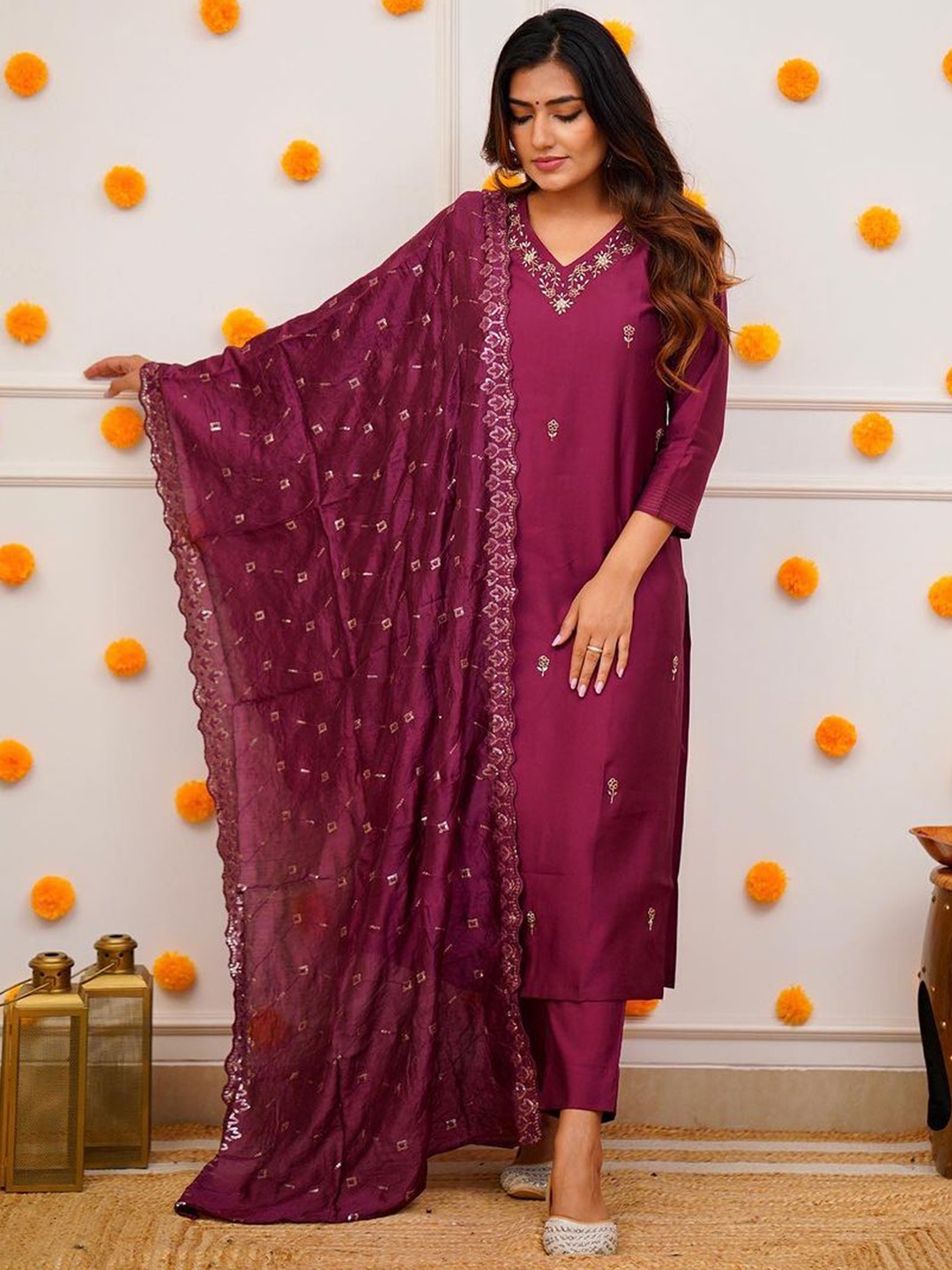 Bhavyam Women Floral Embroidered Regular Thread Work Chanderi Silk Kurta with Trousers & With Dupatta, Magenta
Bhavyam Women Floral Embroidered Regular Thread Work Chanderi Silk Kurta with Trousers & With Dupatta, Magenta