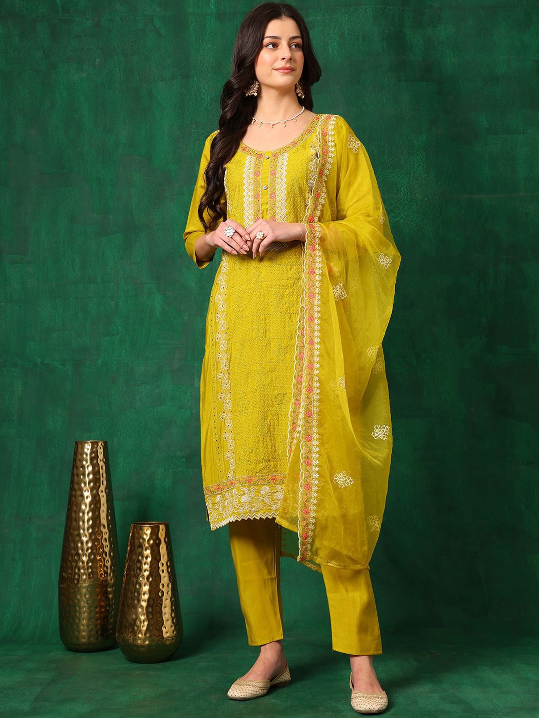 Berrylicious Women Floral Embroidered Regular Thread Work Chanderi Cotton Kurta with Trousers & With Dupatta, Mustard
Berrylicious Women Floral Embroidered Regular Thread Work Chanderi Cotton Kurta with Trousers & With Dupatta, Mustard
