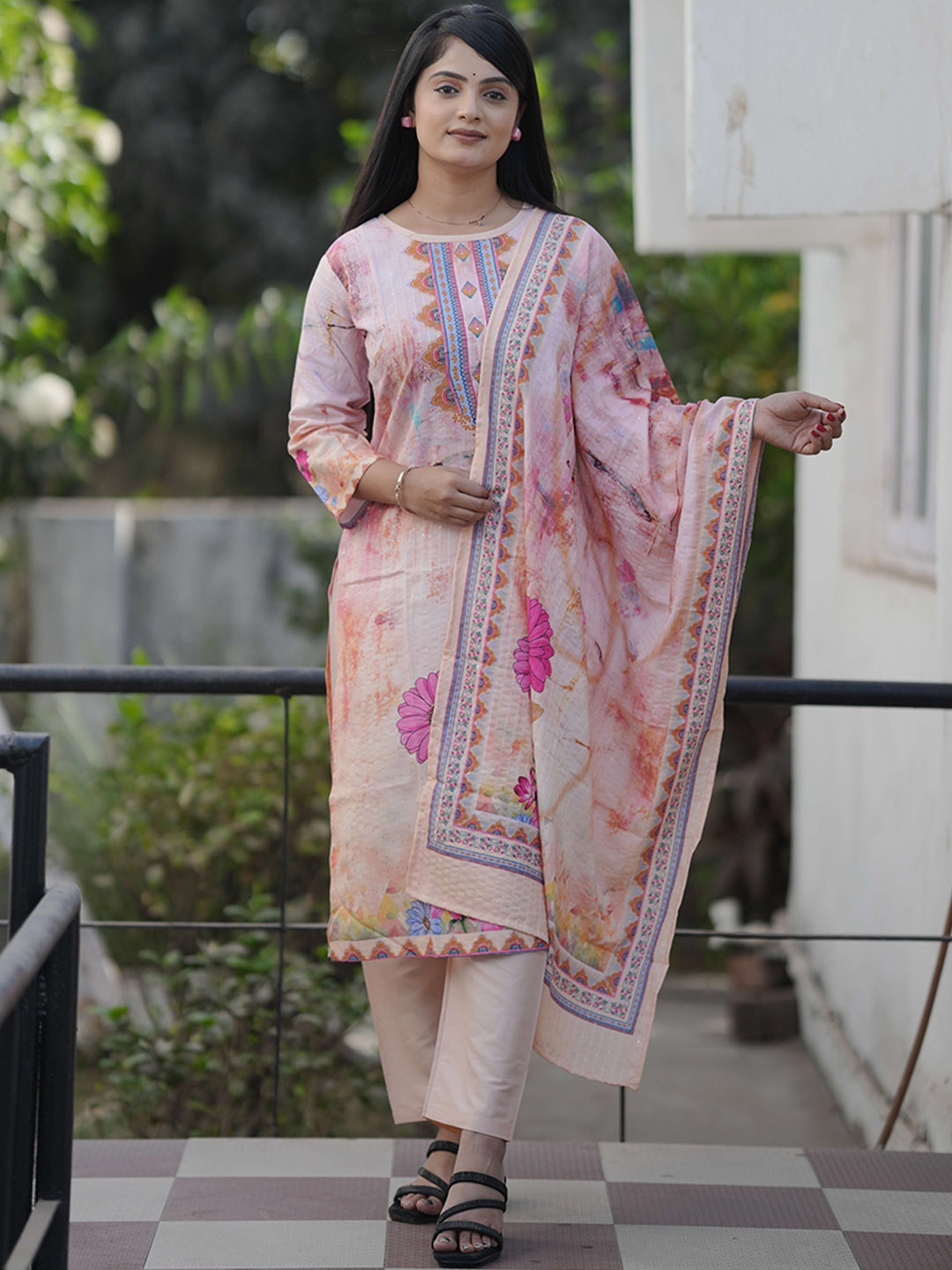 Choice 4 Women Women Floral Printed Regular Thread Work Kurta with Trousers & With Dupatta, Cream
Choice 4 Women Women Floral Printed Regular Thread Work Kurta with Trousers & With Dupatta, Cream