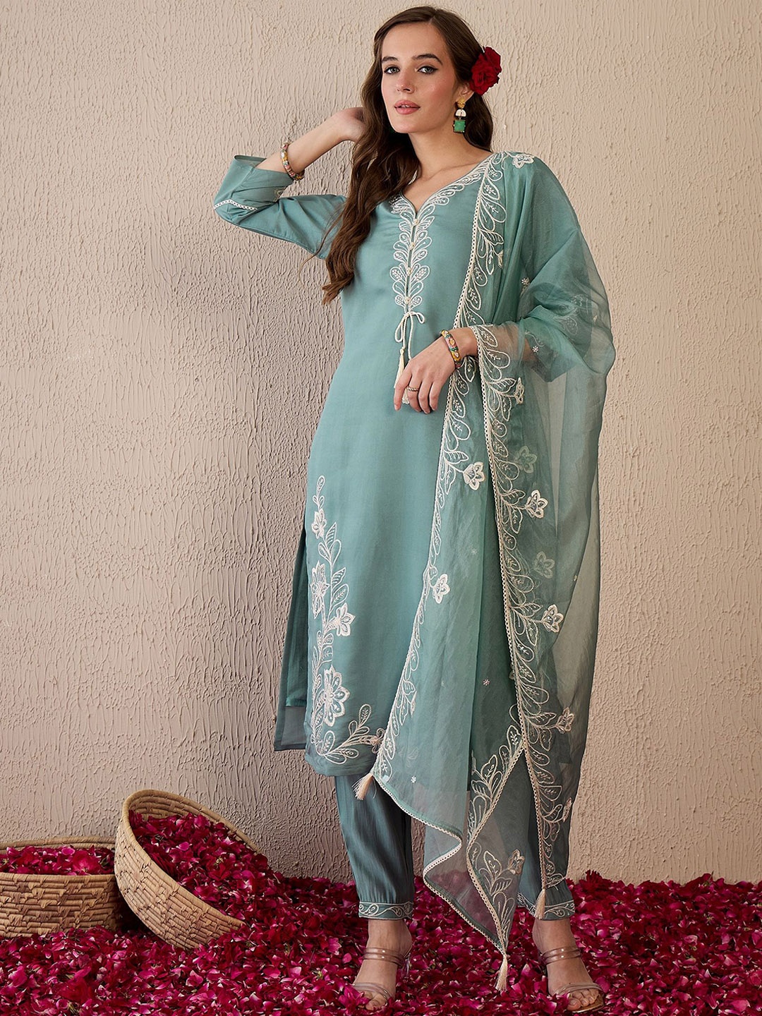 Indo Era Women Floral Embroidered Regular Kurta with Trousers & With Dupatta, Lavender
Indo Era Women Floral Embroidered Regular Kurta with Trousers & With Dupatta, Lavender