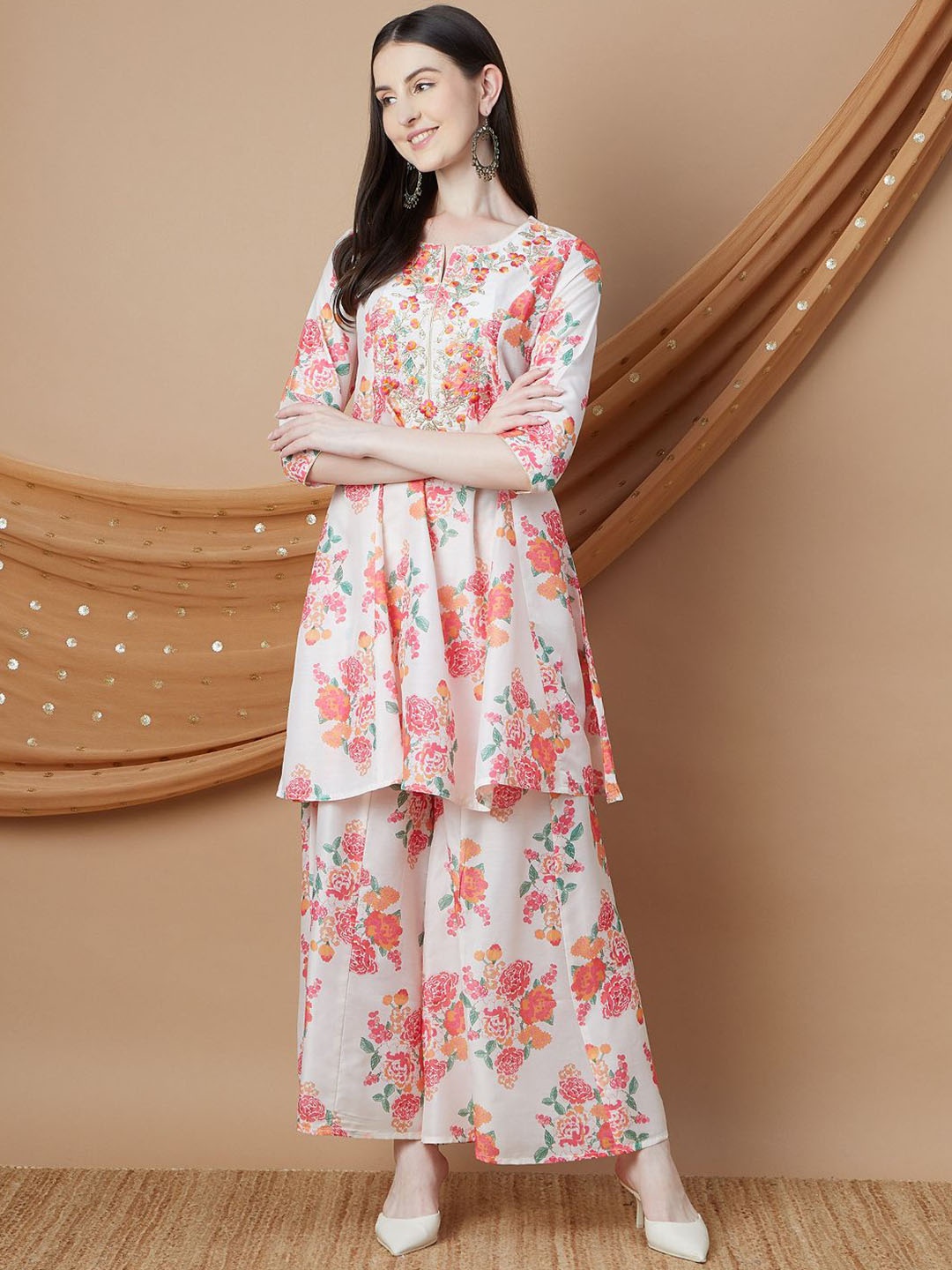 Melange by Lifestyle Women Floral Embroidered Regular Kurta with Pyjamas & With Dupatta, Off white
Melange by Lifestyle Women Floral Embroidered Regular Kurta with Pyjamas & With Dupatta, Off white