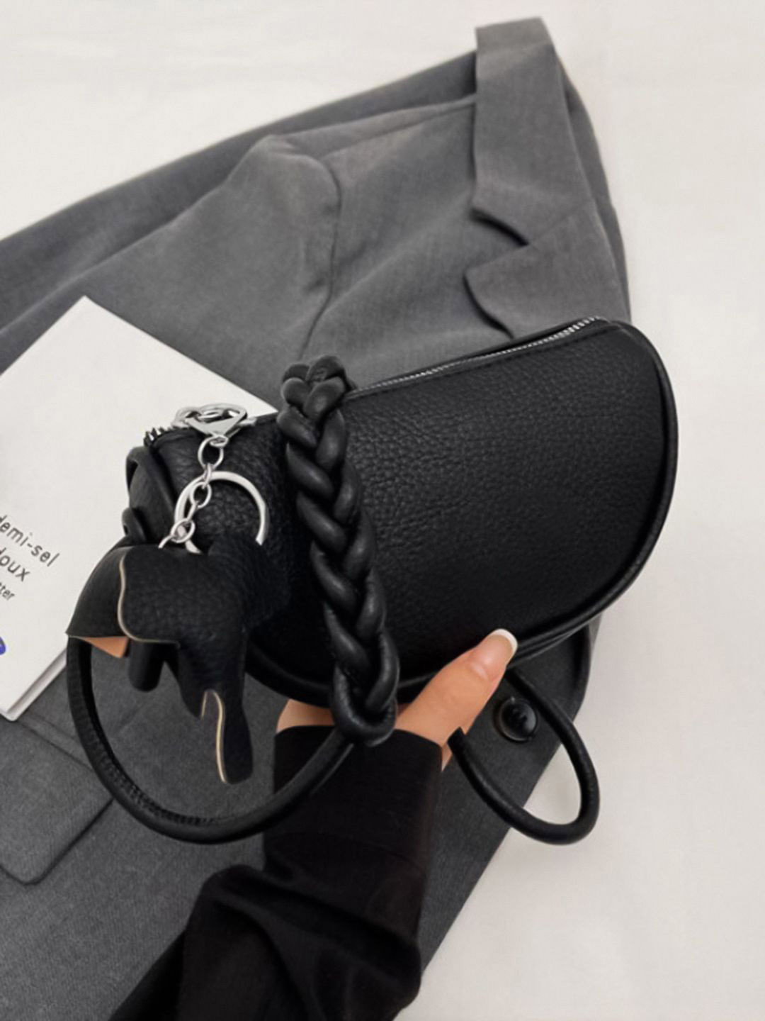 HAUTE SAUCE by Campus Sutra Leather Structured Sling Bag, Black 
HAUTE SAUCE by Campus Sutra Leather Structured Sling Bag, Black