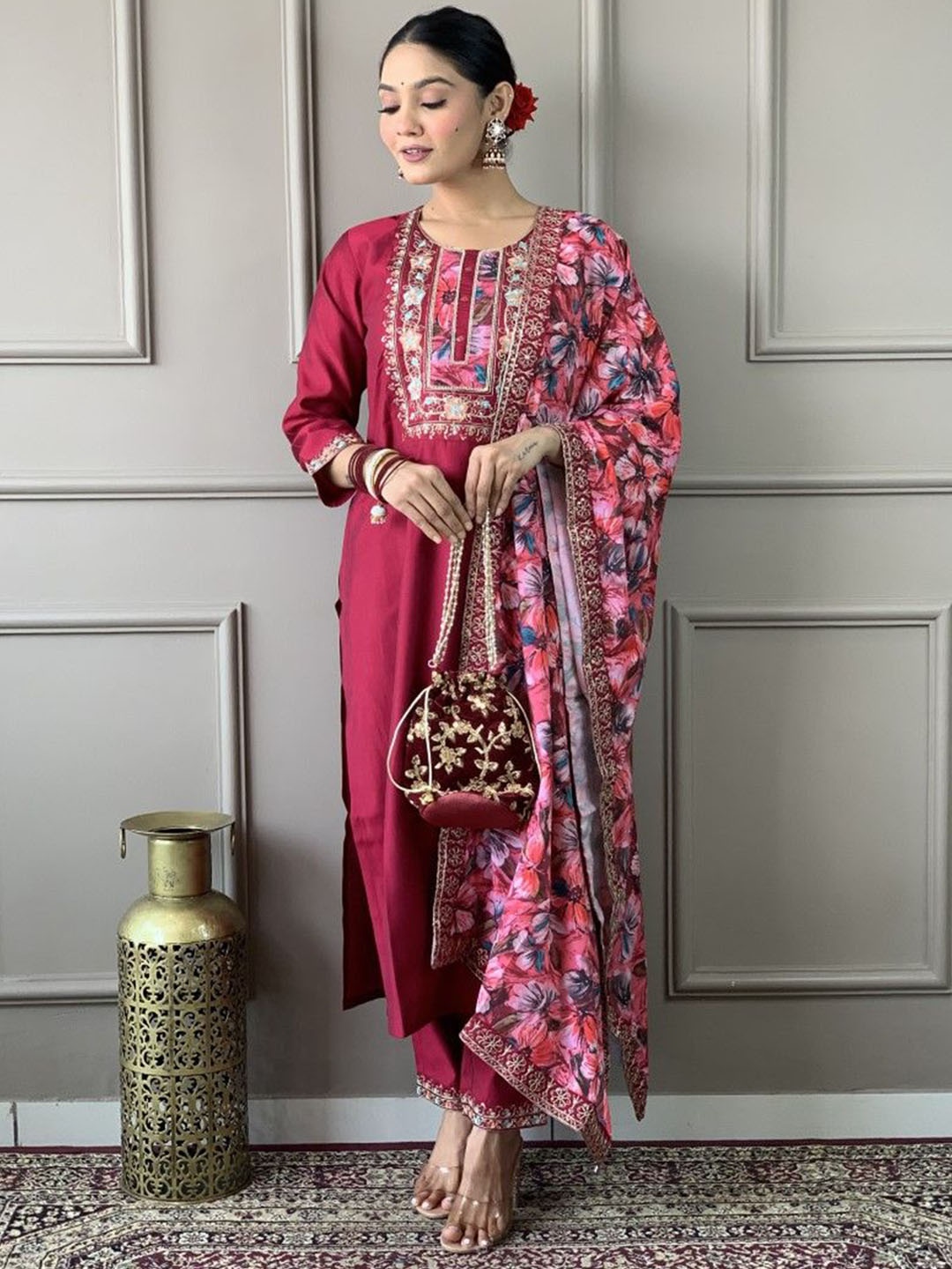 Bhavyam Women Ethnic Motifs Embroidered Regular Thread Work Kurta with Trousers & With Dupatta, Pink
Bhavyam Women Ethnic Motifs Embroidered Regular Thread Work Kurta with Trousers & With Dupatta, Pink