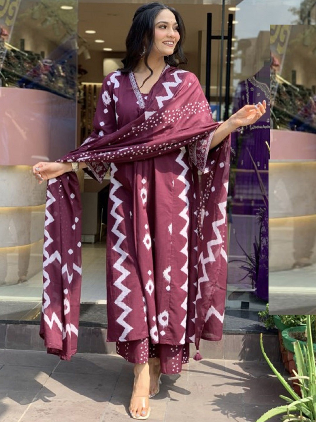 DIVASTRI Women Ethnic Motifs Printed Regular Kurta with Trousers & With Dupatta, Purple
DIVASTRI Women Ethnic Motifs Printed Regular Kurta with Trousers & With Dupatta, Purple