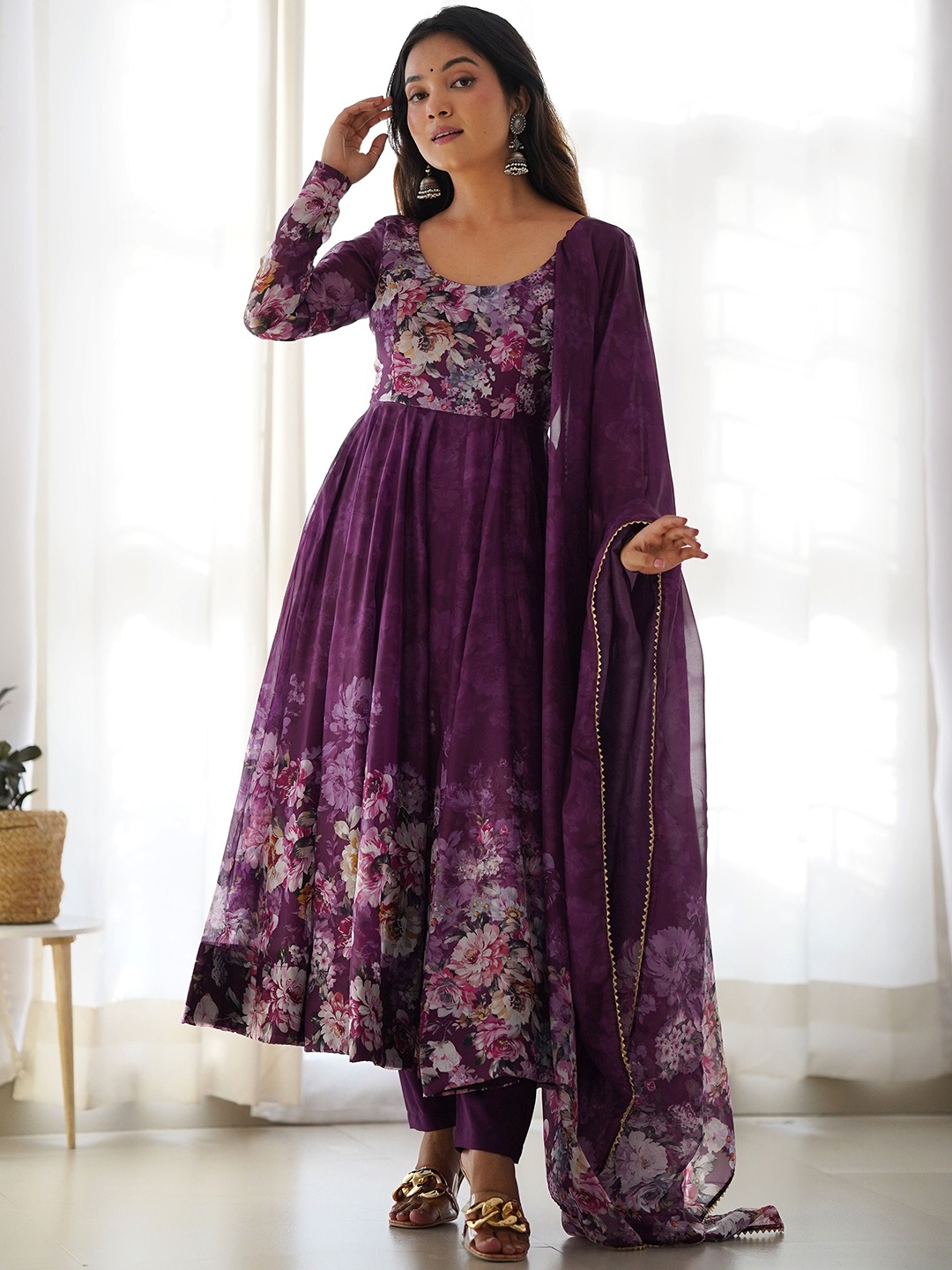 CULTISE QUEEN Women Floral Embroidered Regular Pure Silk Kurta with Trousers & With Dupatta, Purple
CULTISE QUEEN Women Floral Embroidered Regular Pure Silk Kurta with Trousers & With Dupatta, Purple