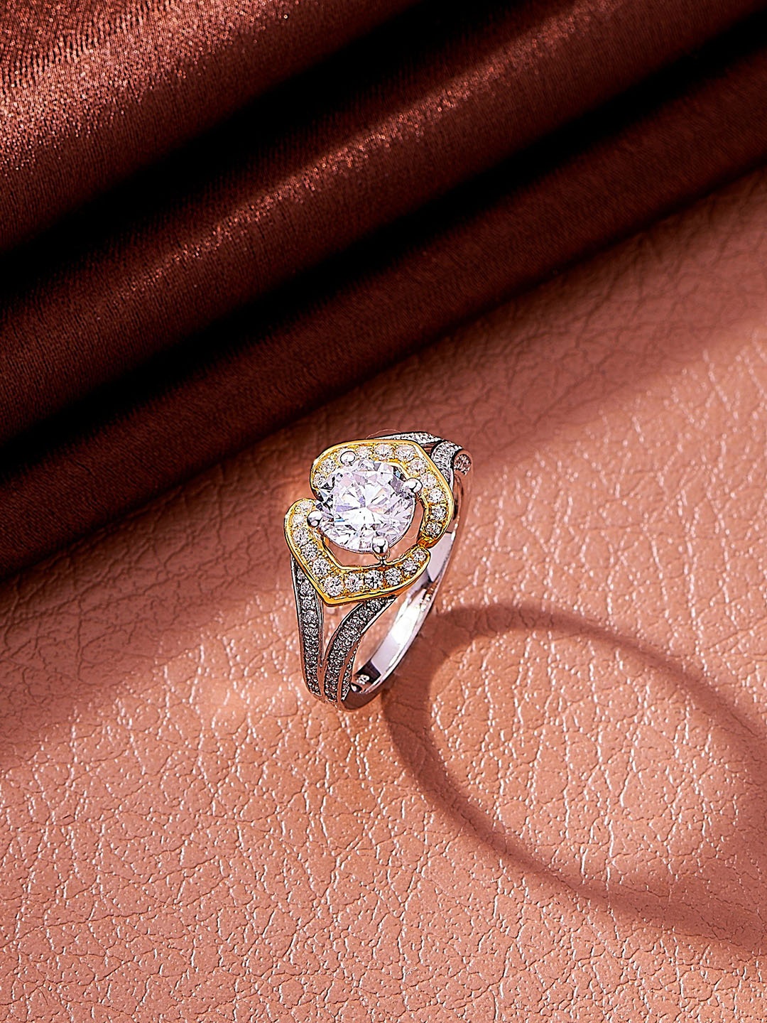 Nipura 925 Sterling Silver Rhodium-Plated CZ Studded Solitaire Golden Marvel Finger Ring
Nipura 925 Sterling Silver Rhodium-Plated CZ Studded Solitaire Golden Marvel Finger Ring