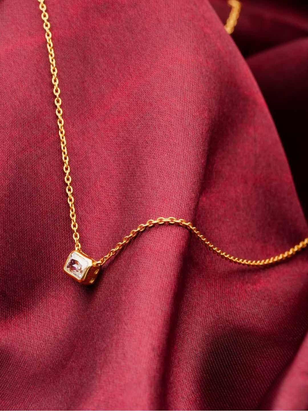 Soraya Luxe 925 Sterling SIlver 18K Gold Plated Lustre Octa Pendant Necklace With Chain
Soraya Luxe 925 Sterling SIlver 18K Gold Plated Lustre Octa Pendant Necklace With Chain