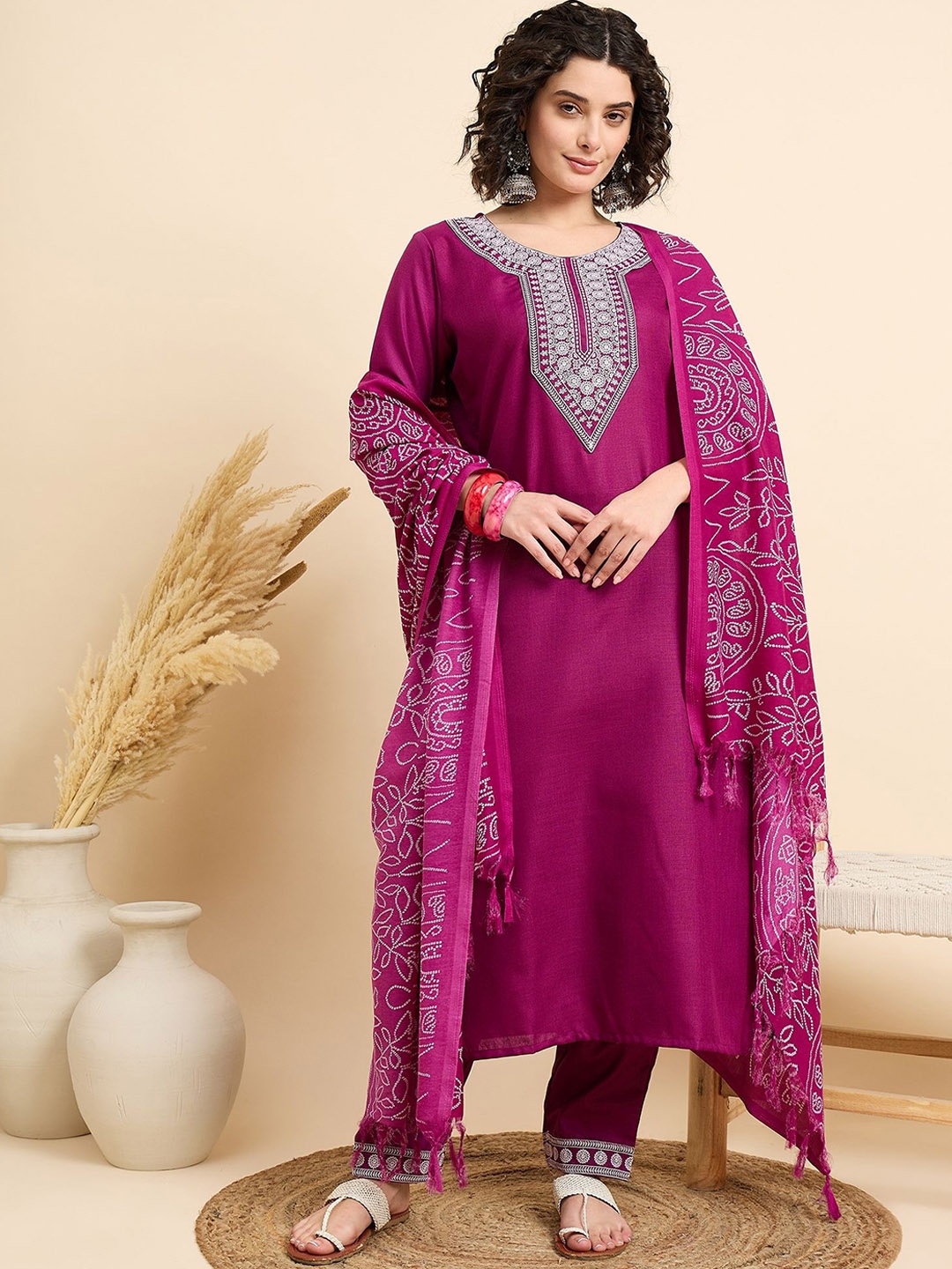 DIVASTRI Women Embroidered Regular Chikankari Pure Silk Kurta with Trousers & With Dupatta, Pink
DIVASTRI Women Embroidered Regular Chikankari Pure Silk Kurta with Trousers & With Dupatta, Pink
