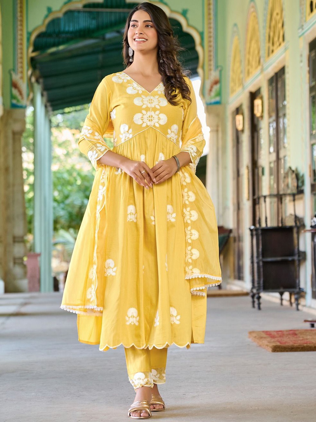 KALINI Women Floral Embroidered Regular Thread Work Kurta with Trousers & With Dupatta, Yellow
KALINI Women Floral Embroidered Regular Thread Work Kurta with Trousers & With Dupatta, Yellow