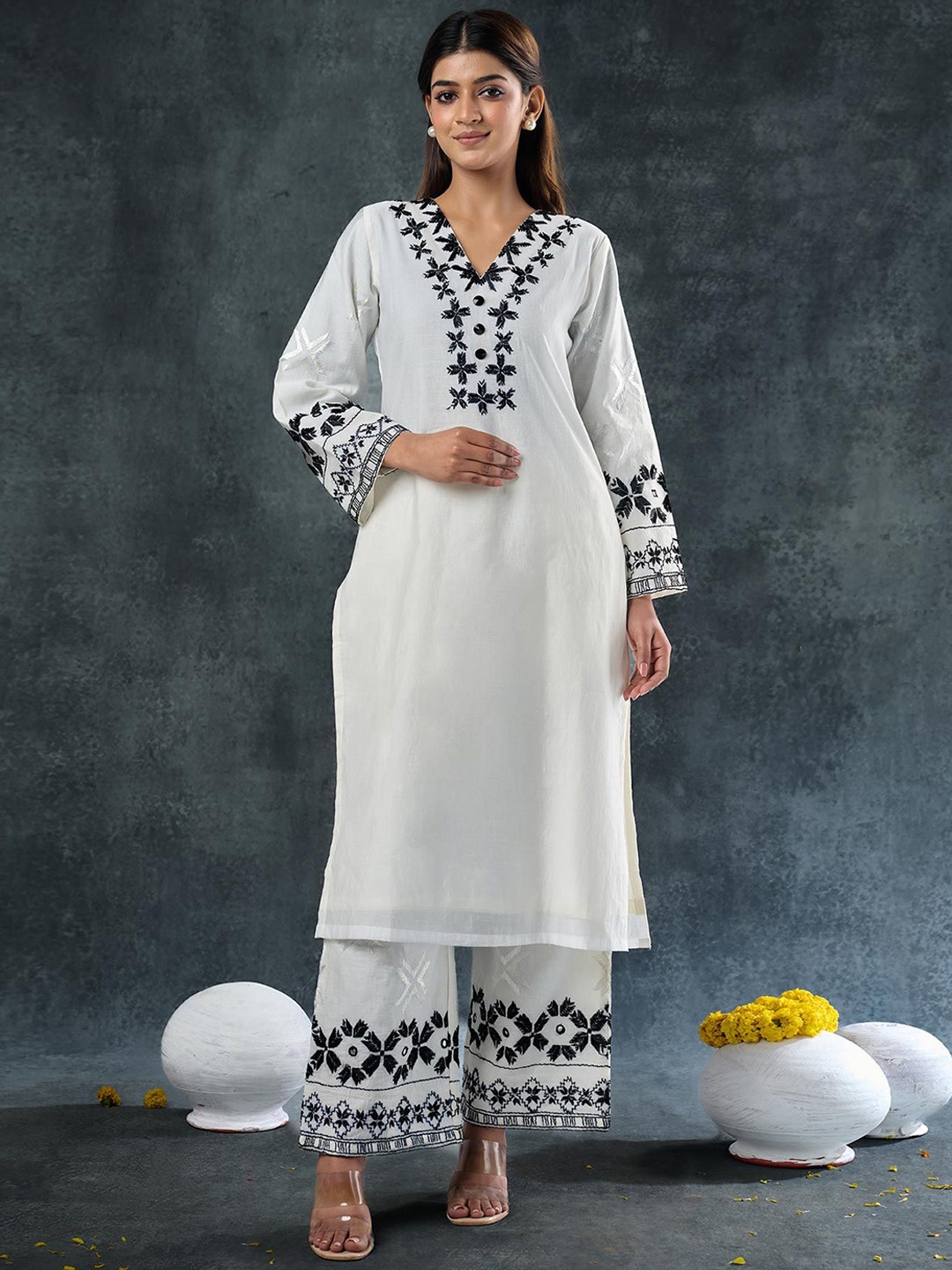 Phulkari Forever Women Geometric Embroidered Phulkari Handloom Chanderi Silk Kurta, White
Phulkari Forever Women Geometric Embroidered Phulkari Handloom Chanderi Silk Kurta, White