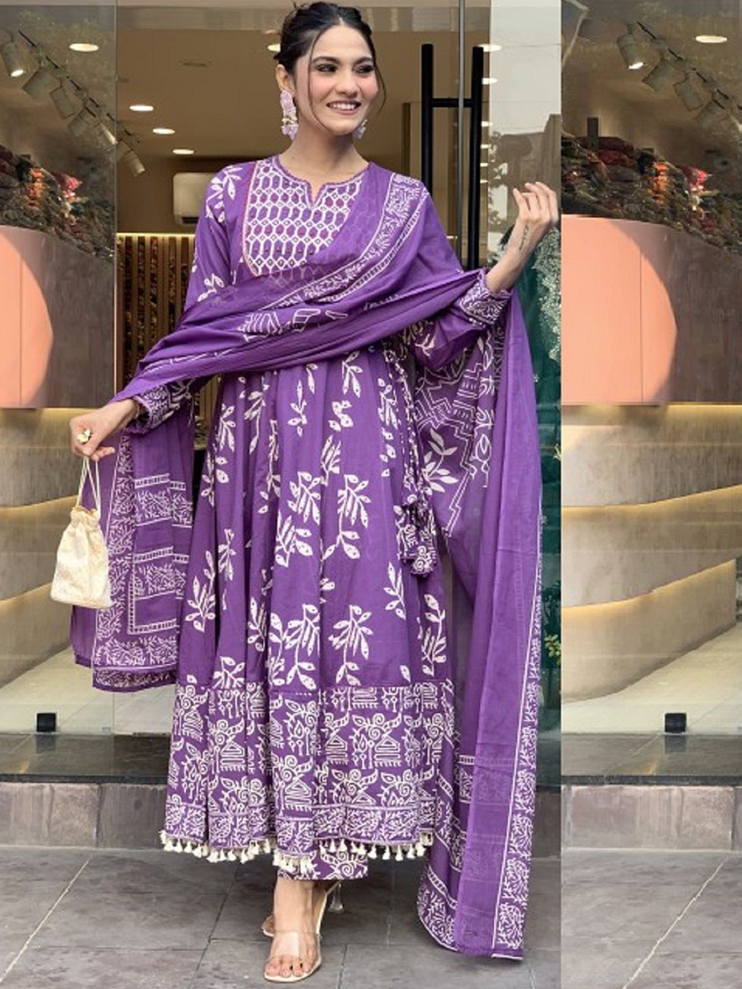 DIVASTRI Women Ethnic Motifs Printed Regular Kurta with Trousers & With Dupatta, Purple
DIVASTRI Women Ethnic Motifs Printed Regular Kurta with Trousers & With Dupatta, Purple
