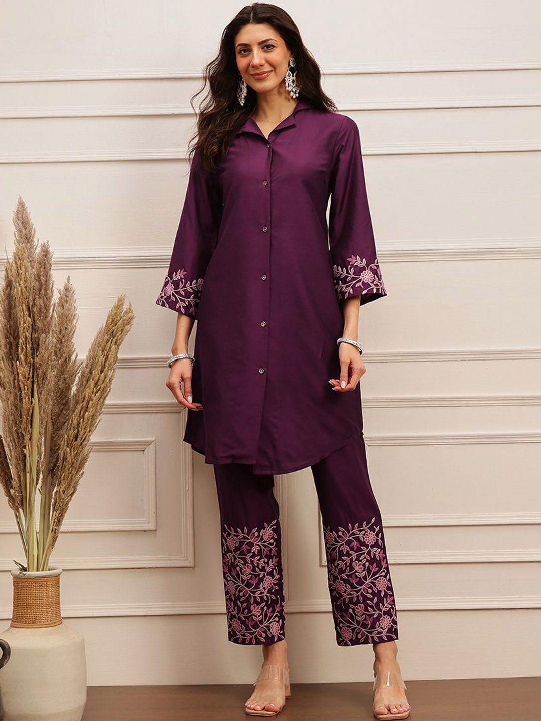 BARARA ETHNIC Women Floral Embroidered Regular Thread Work Kurta with Trousers, Purple
BARARA ETHNIC Women Floral Embroidered Regular Thread Work Kurta with Trousers, Purple