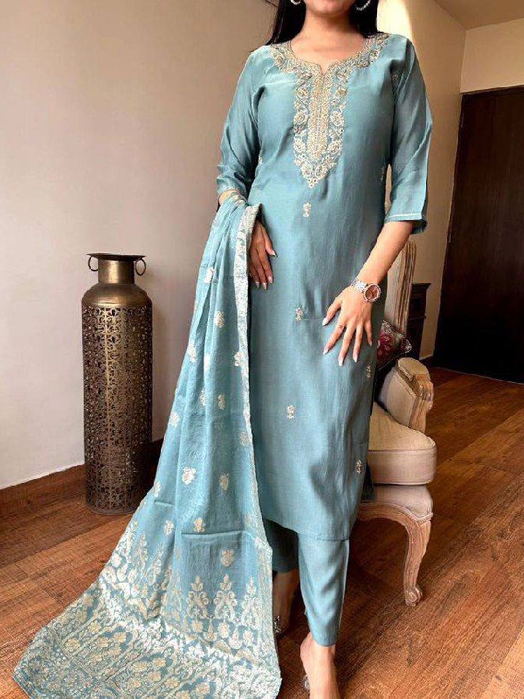 Fab Dadu Women Ethnic Motifs Embroidered Regular Thread Work Chanderi Silk Kurta with Trousers & With Dupatta, Grey
Fab Dadu Women Ethnic Motifs Embroidered Regular Thread Work Chanderi Silk Kurta with Trousers & With Dupatta, Grey