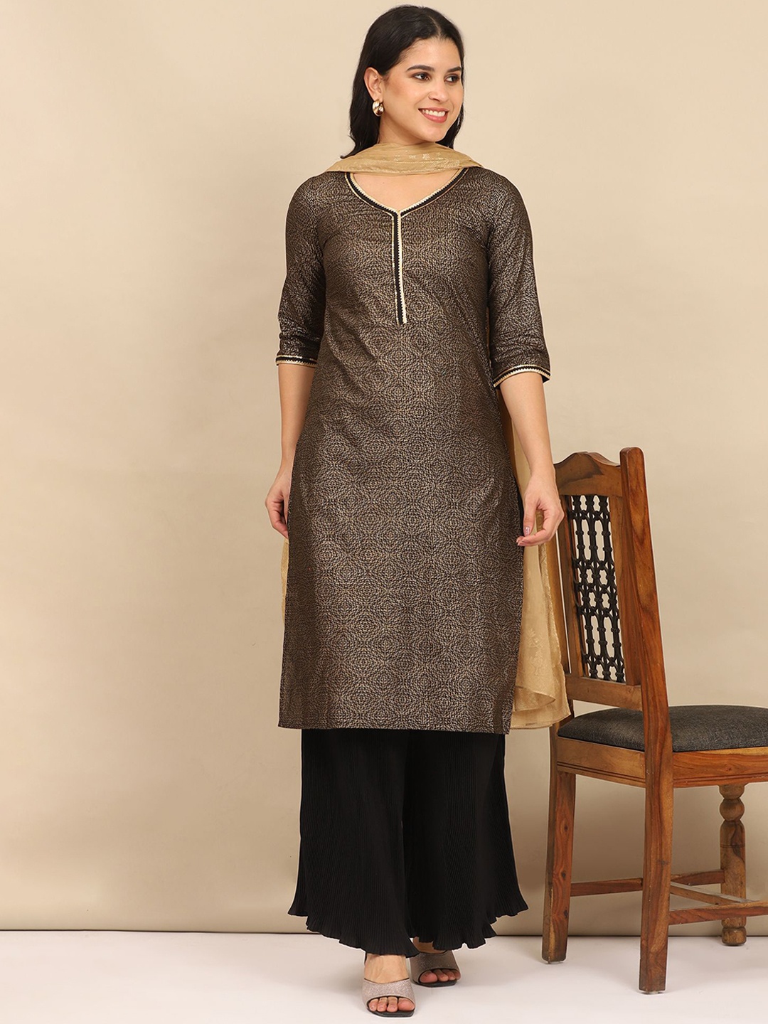 AURELIA Women Printed Regular Pure Cotton Kurta with Palazzos & With Dupatta, Black
AURELIA Women Printed Regular Pure Cotton Kurta with Palazzos & With Dupatta, Black