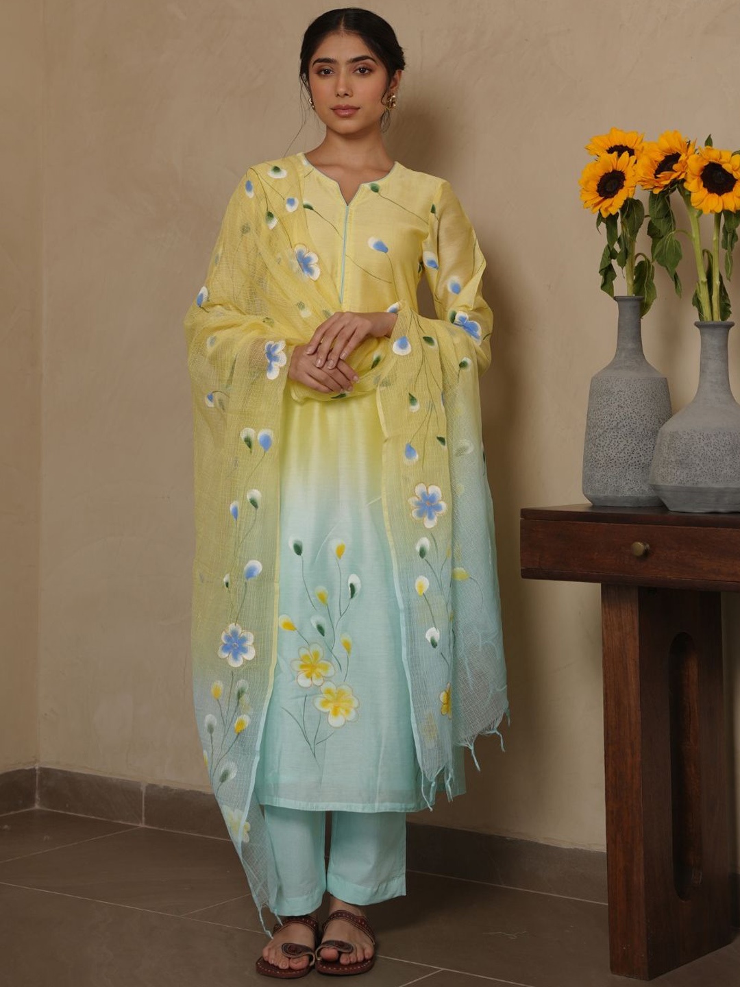 OneWe Women Floral Printed Regular Chanderi Silk Kurta with Trousers & With Dupatta, Yellow
OneWe Women Floral Printed Regular Chanderi Silk Kurta with Trousers & With Dupatta, Yellow