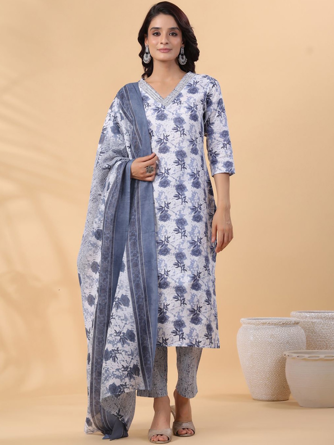 CUSTARD Women Floral Printed Regular Pure Cotton Kurta with Trousers & With Dupatta, White
CUSTARD Women Floral Printed Regular Pure Cotton Kurta with Trousers & With Dupatta, White
